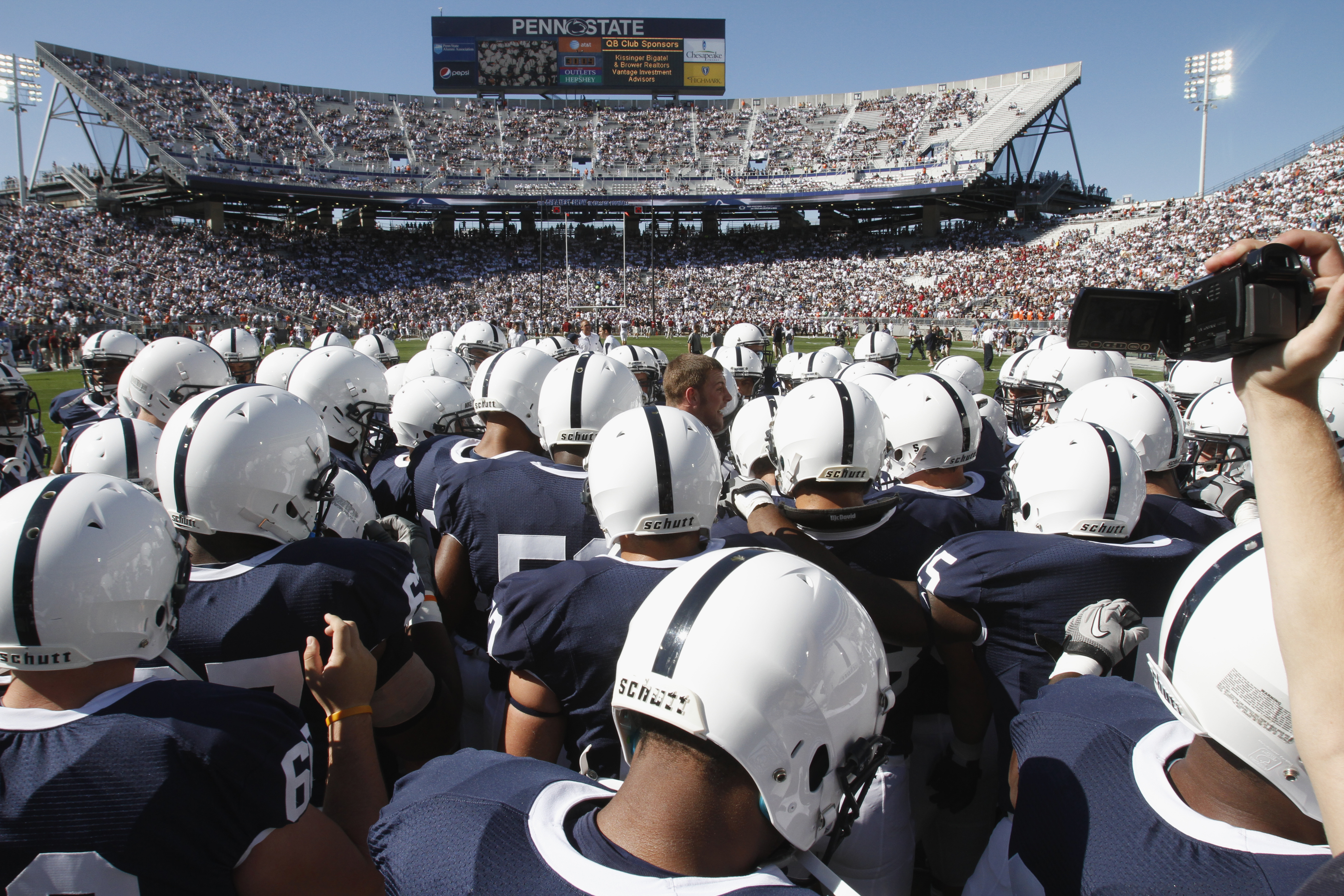 Iowa Football: Hawkeyes' win total among best bets in college football