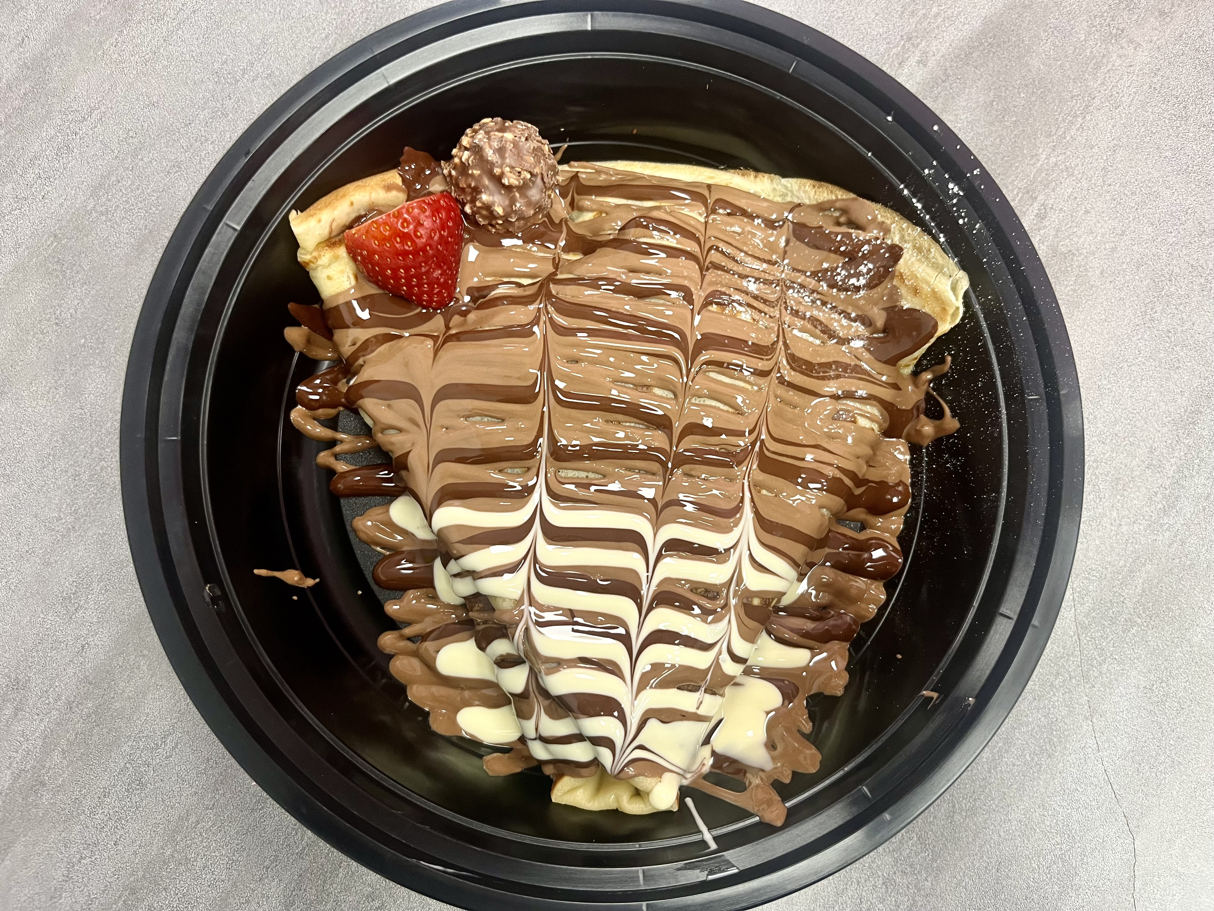 CREPEscape crafts candy-loaded crepes, waffles, more in North