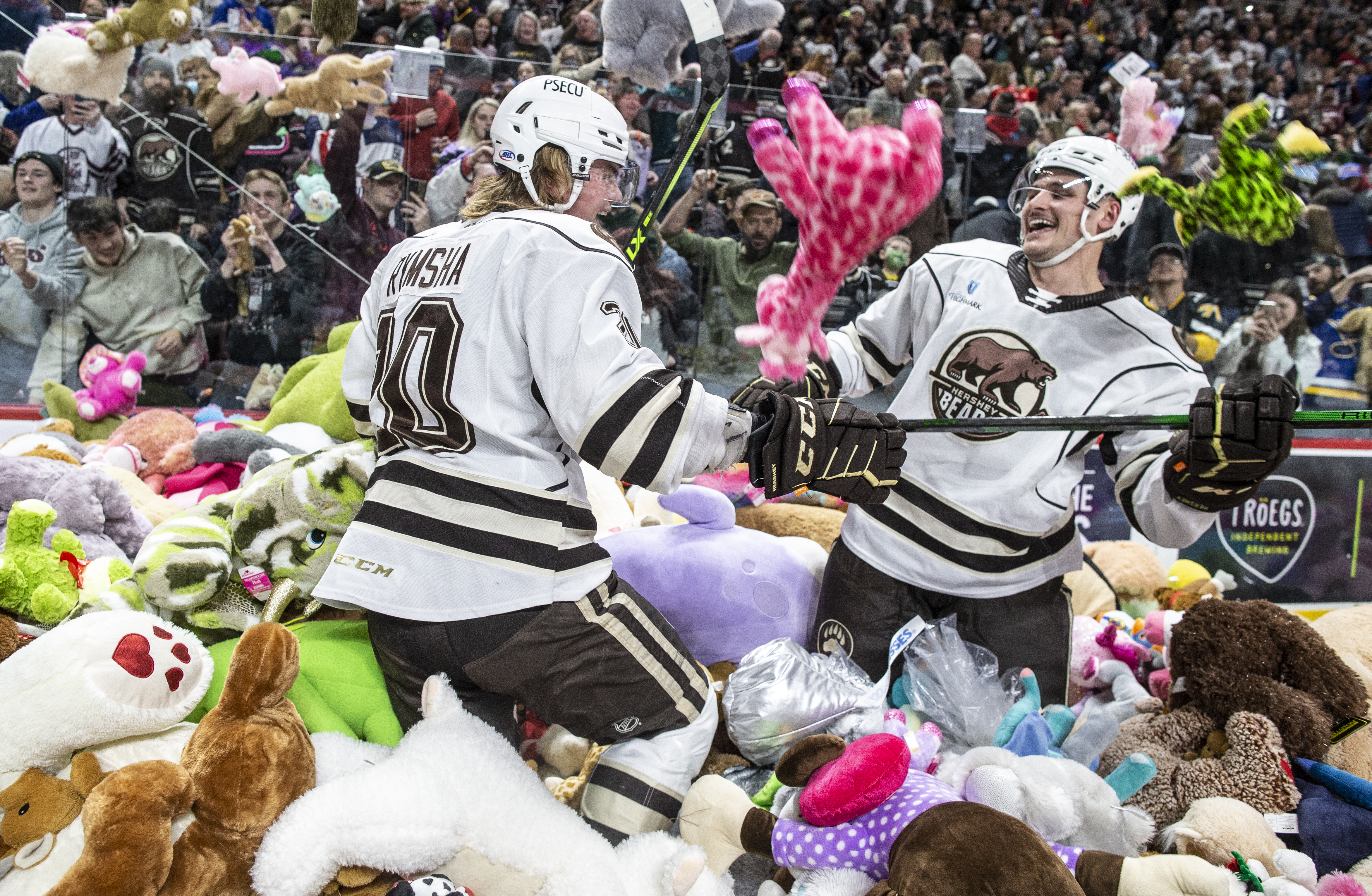 Top 5 Memorable Teddy Bear Toss Game Moments - The Hockey News