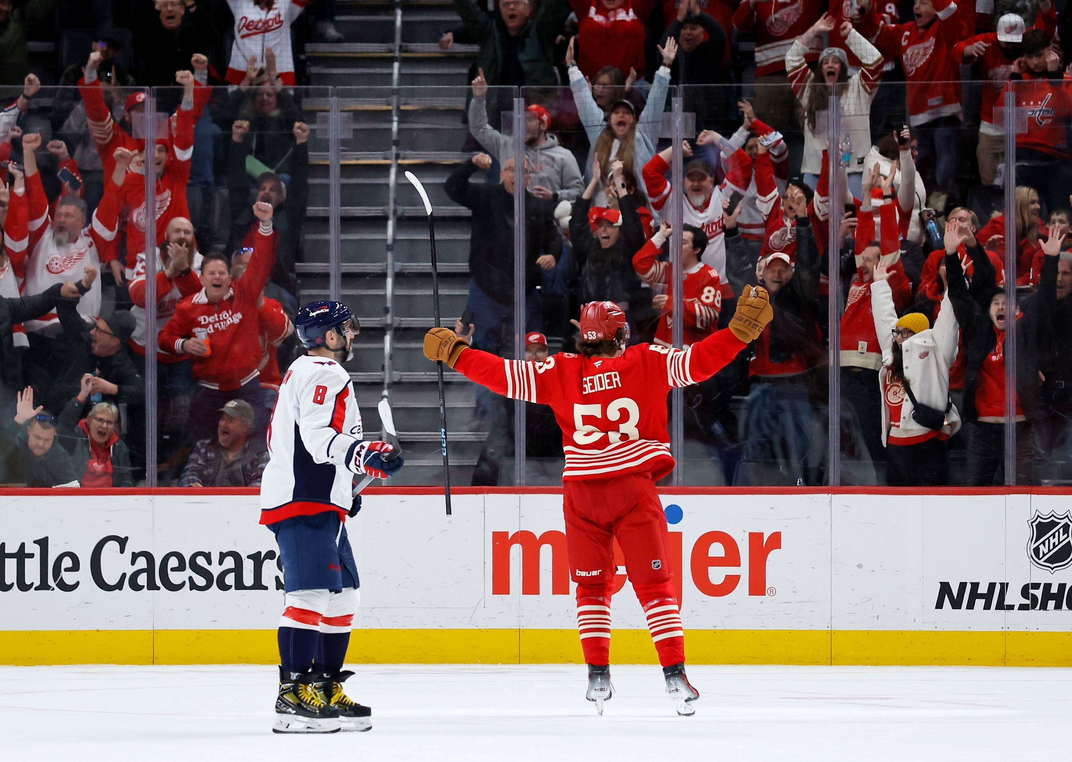 Mom's weekend a success as Red Wings sweep Capitals on Seider's OT
