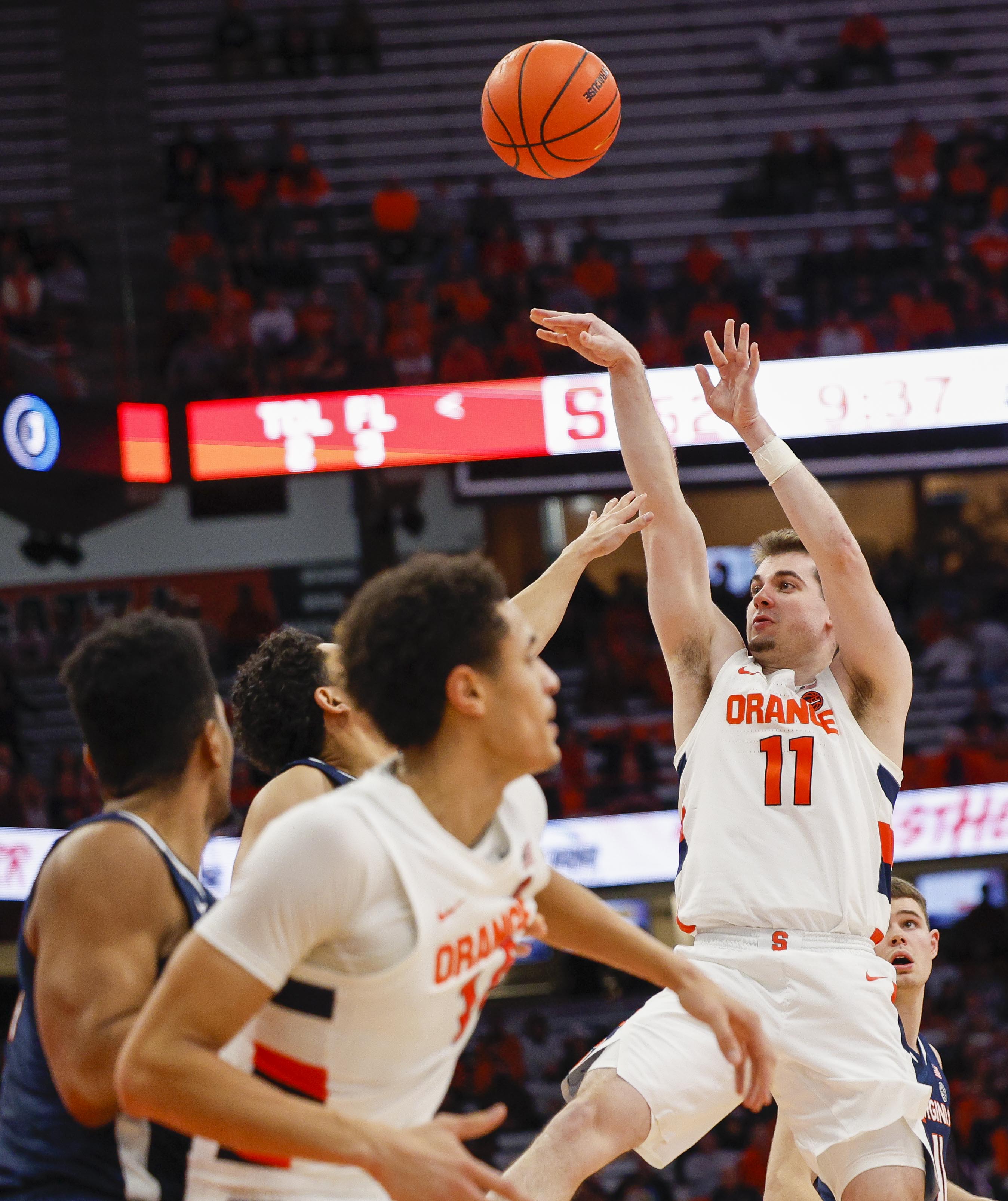 One day after leading Eagles to Super Bowl, QB Jalen Hurts will watch  Syracuse-UVA basketball 