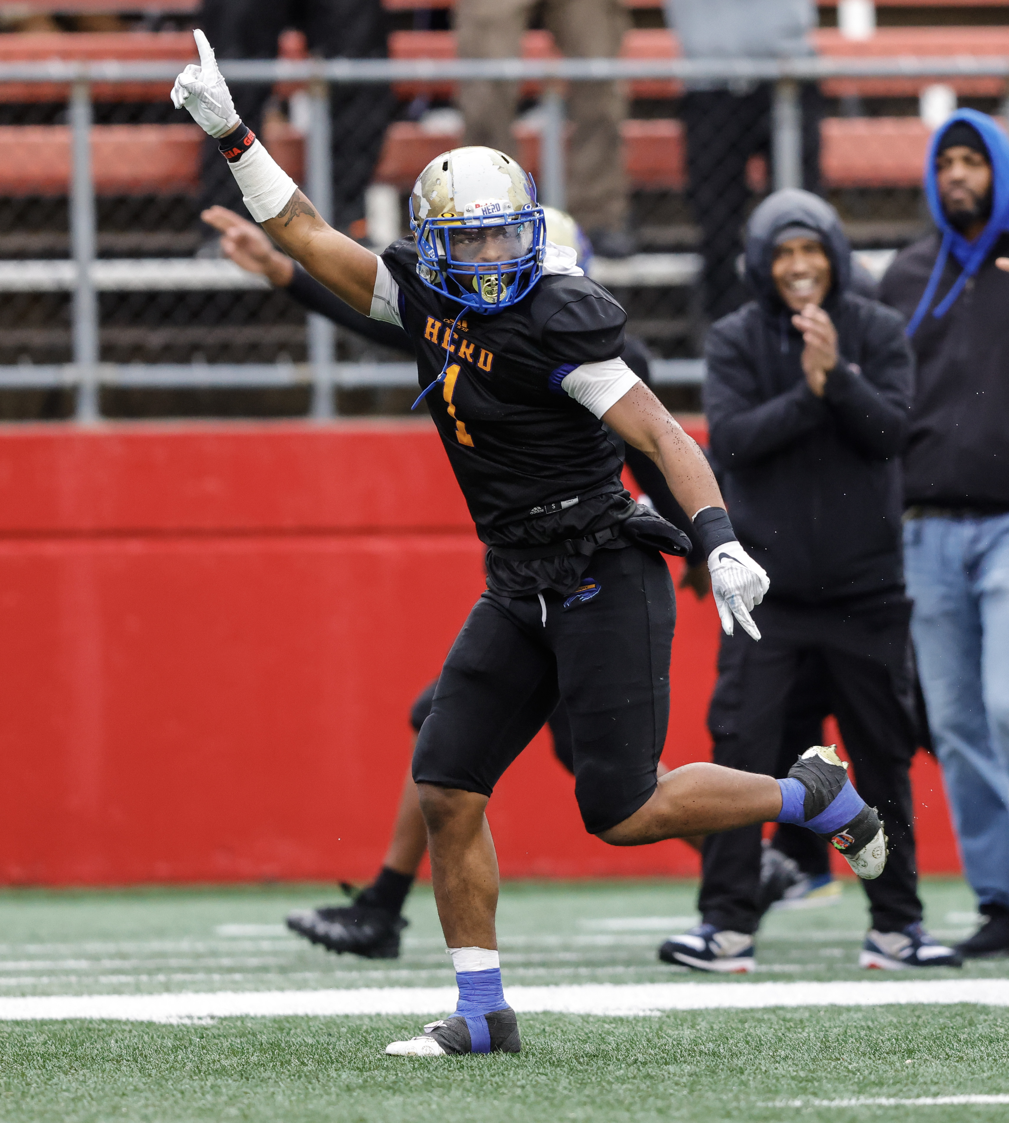 Woodbury wins first ever public high school football state title