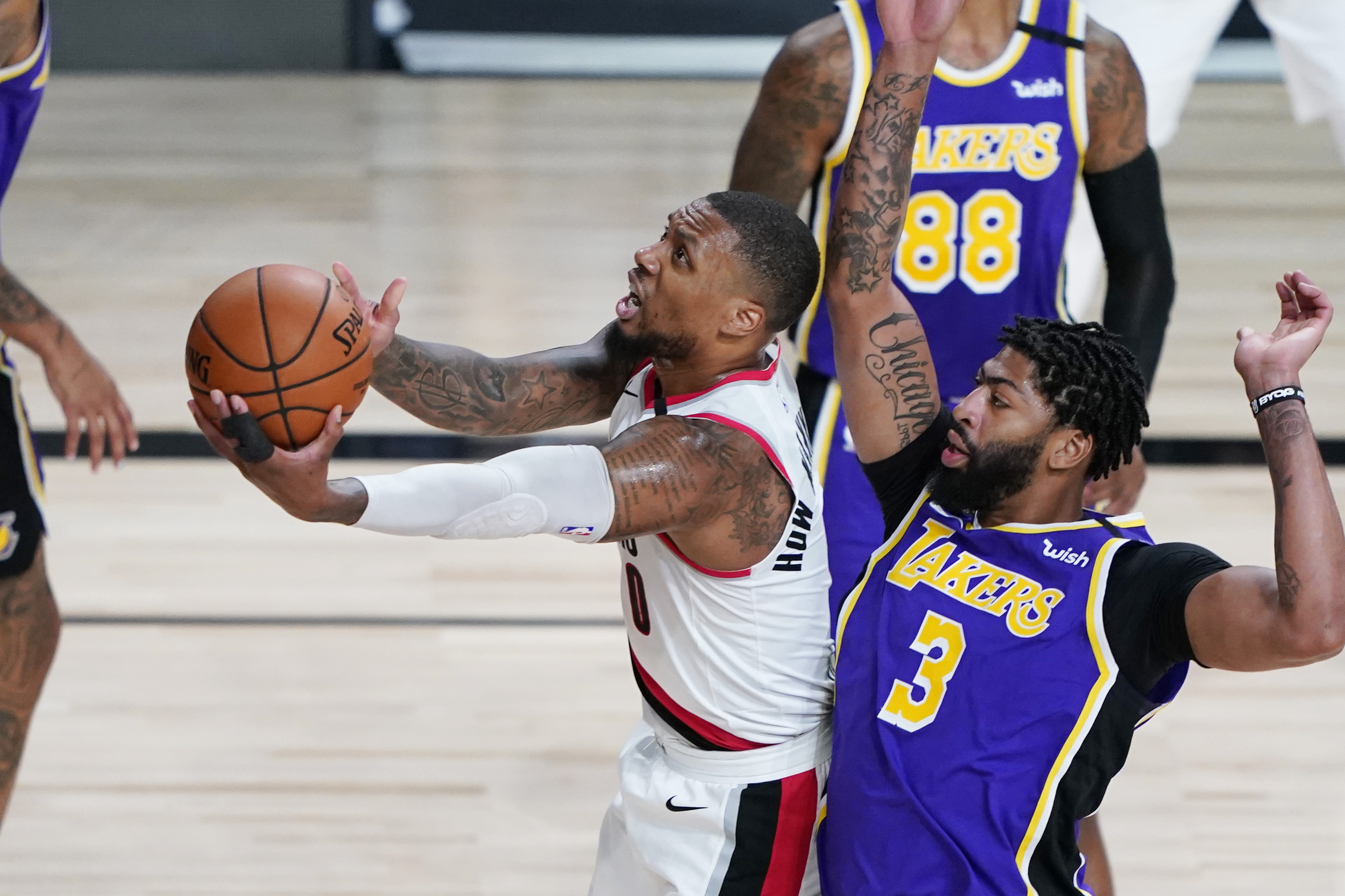 Портленд лос анджелес. Портленд Лейкерс. Portland vs Lakers. Будущее матчи Lakers. Лиллард в Лейкерс.