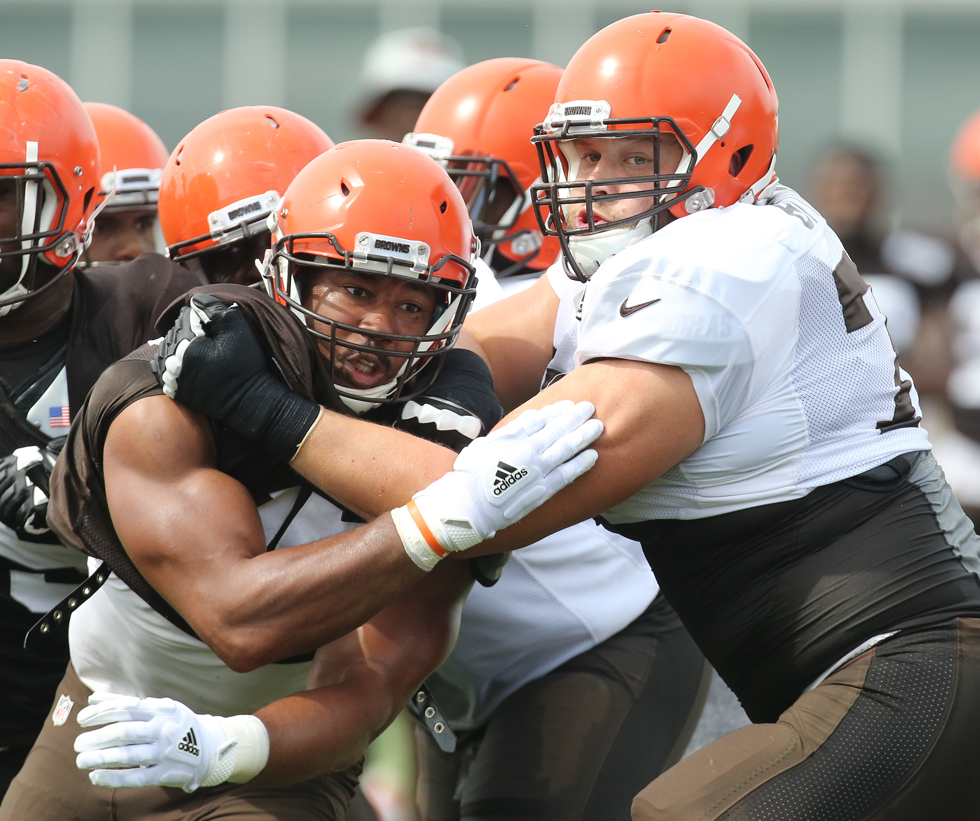 Cleveland Browns: Joel Bitonio named to All-Under-25 team