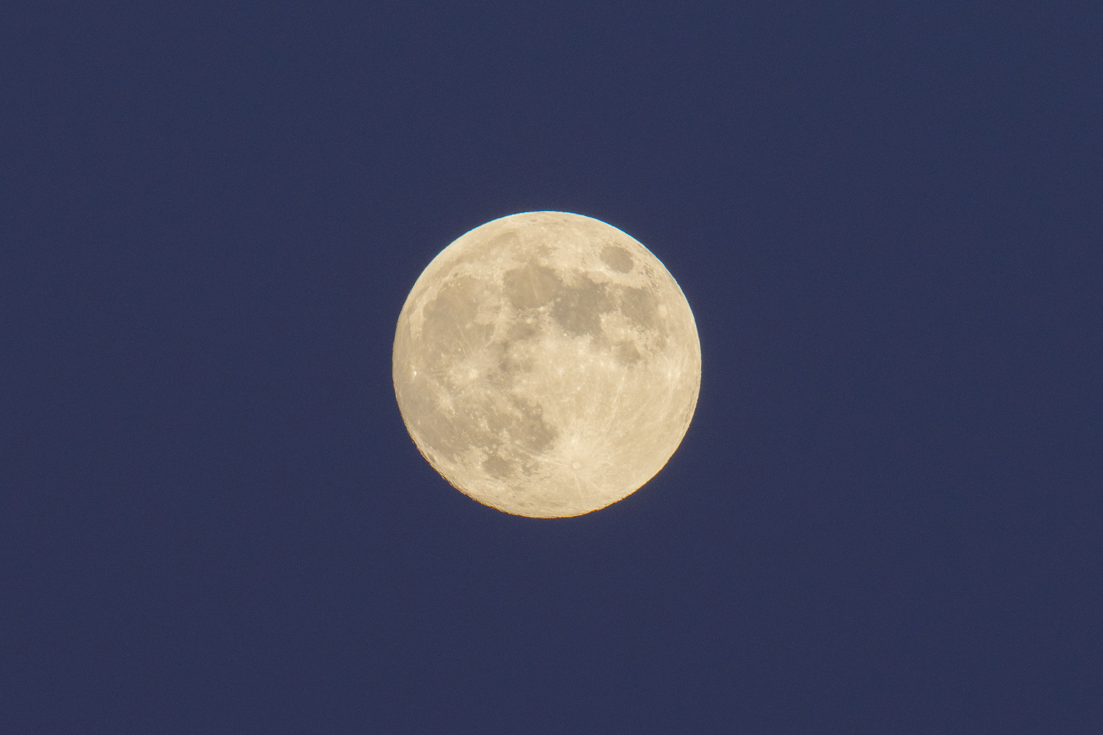 【R&B】 MAUTI - Full Moon MQ2CG2RRSNFS7FIK6DRESDEXJI.jpg