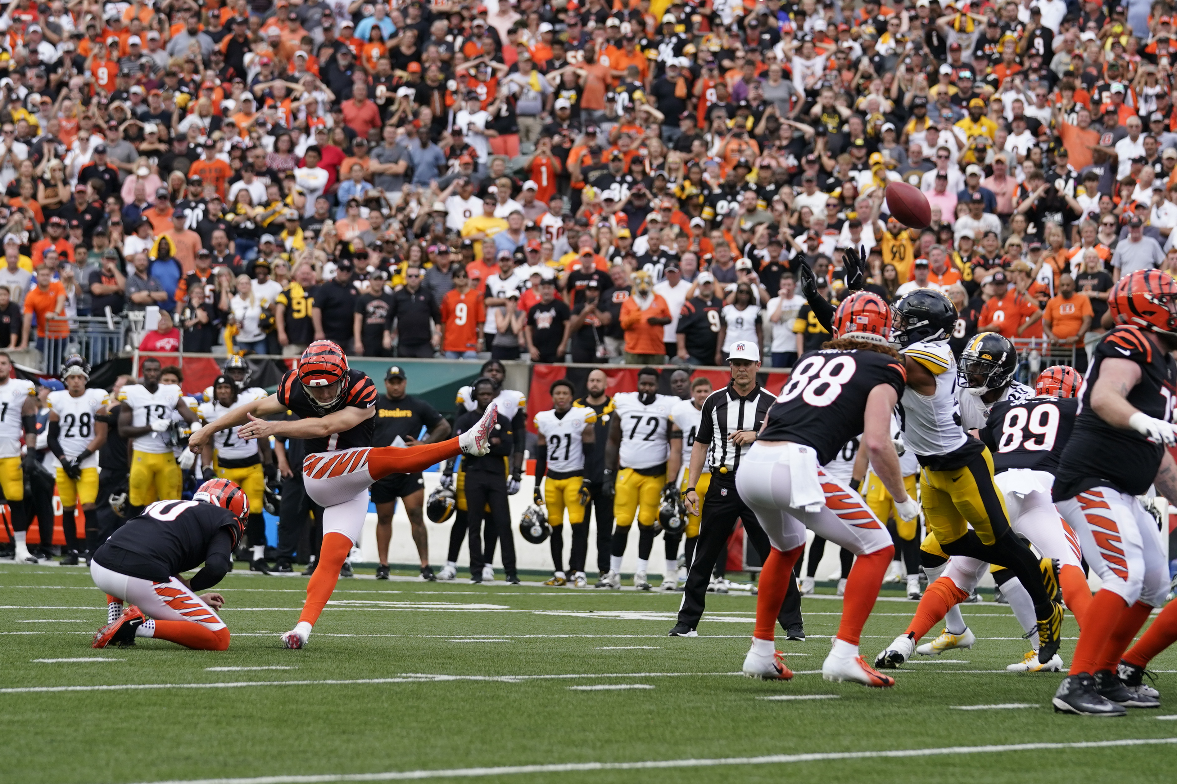 Steelers Open 2022 with 23-20 Upset of Bengals in Cincinnati