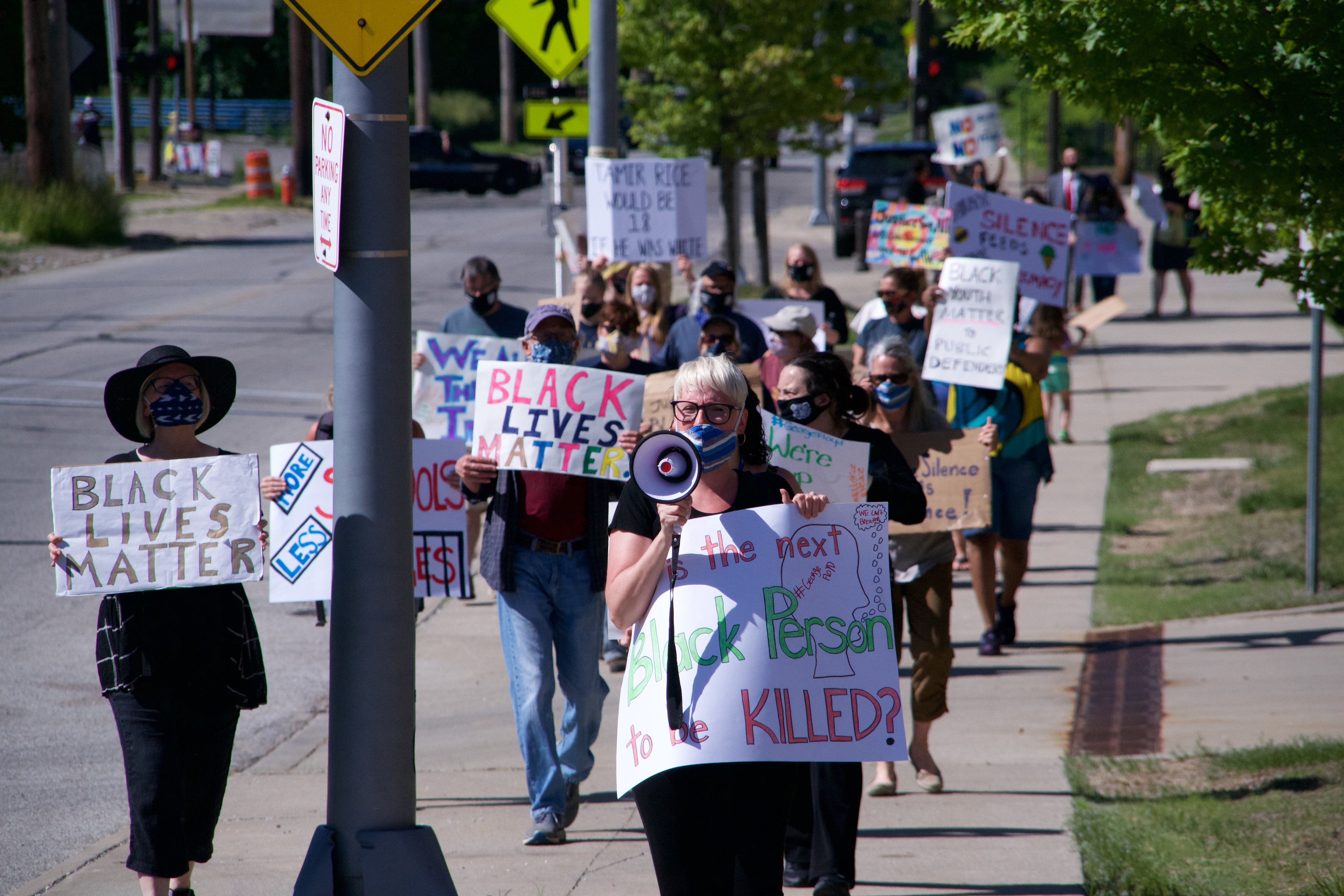 cuyahoga-county-public-defenders-carry-signs-made-by-jailed-teenagers-during-march-to-support-black-lives-matter-protests-cleveland-com
