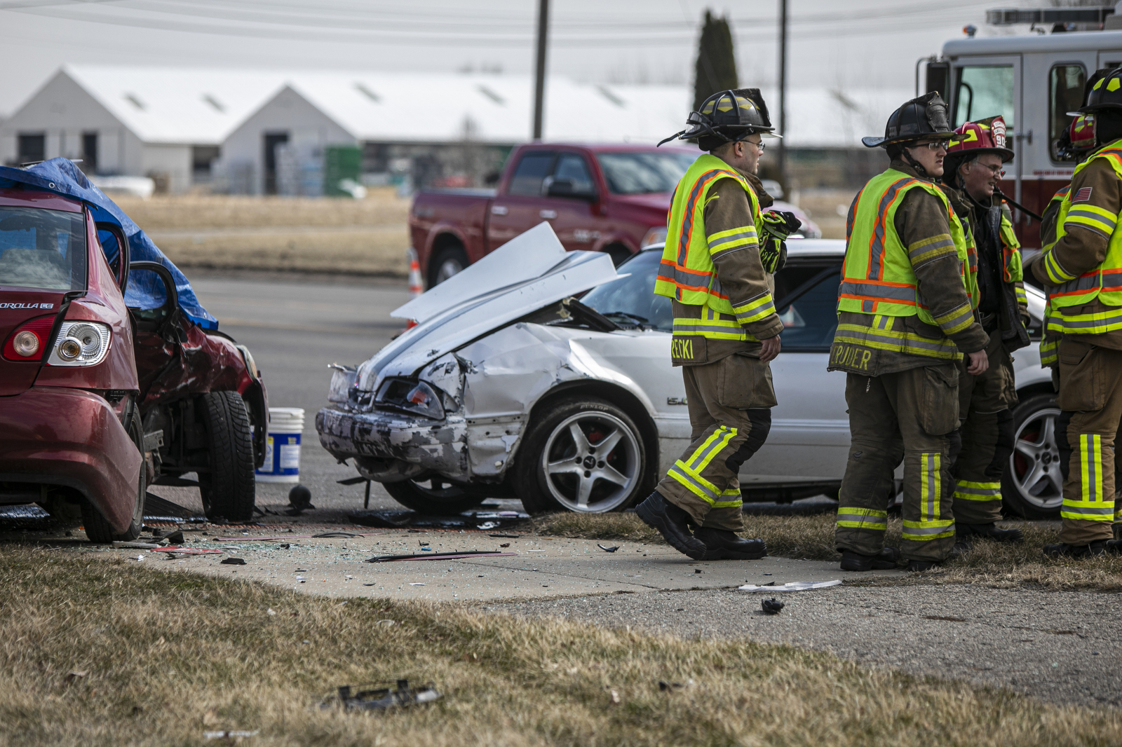 Three car crash with one fatality on Gull Road - mlive.com