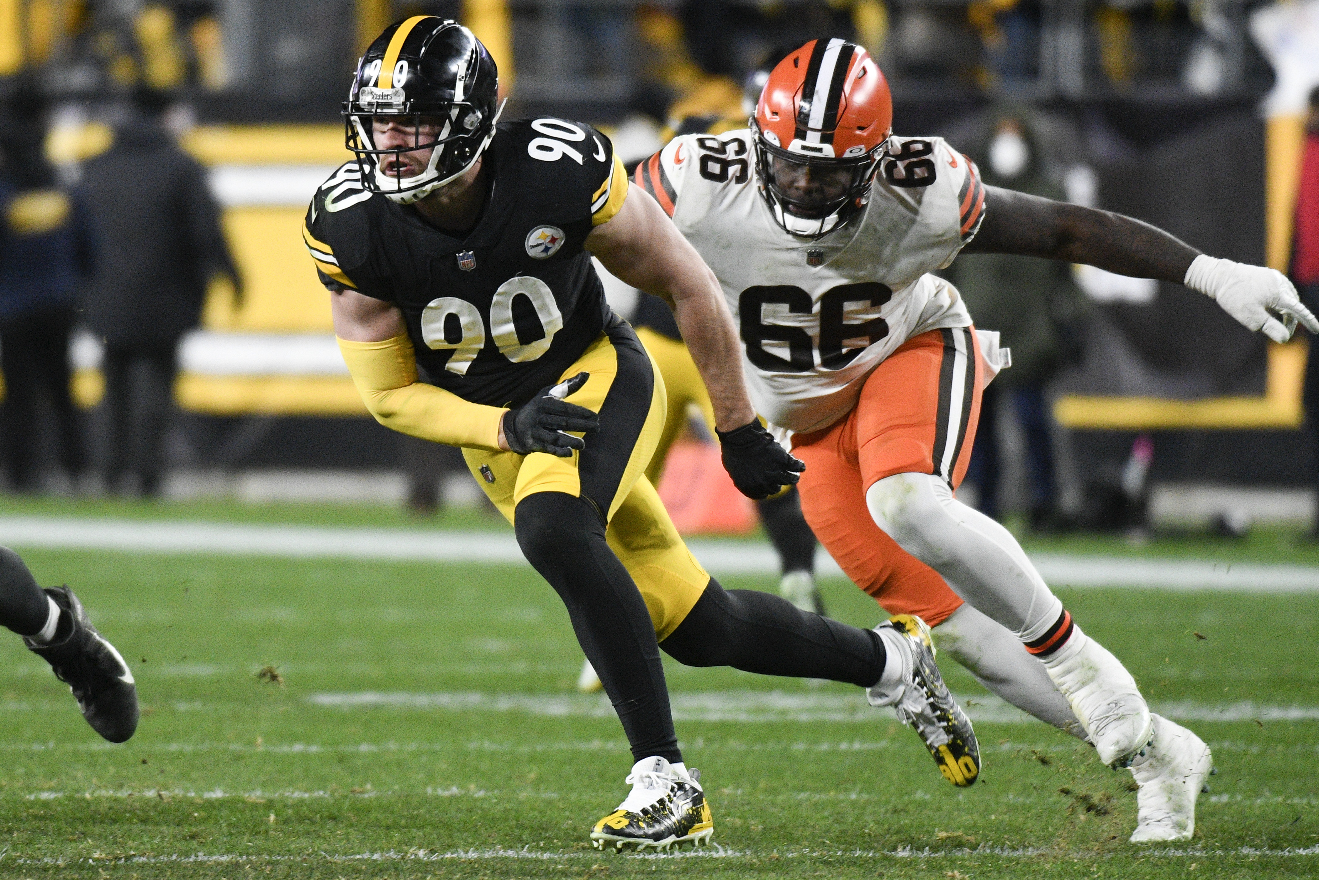 Steelers-Browns TNF Betting Preview: Best Bets, Player Props