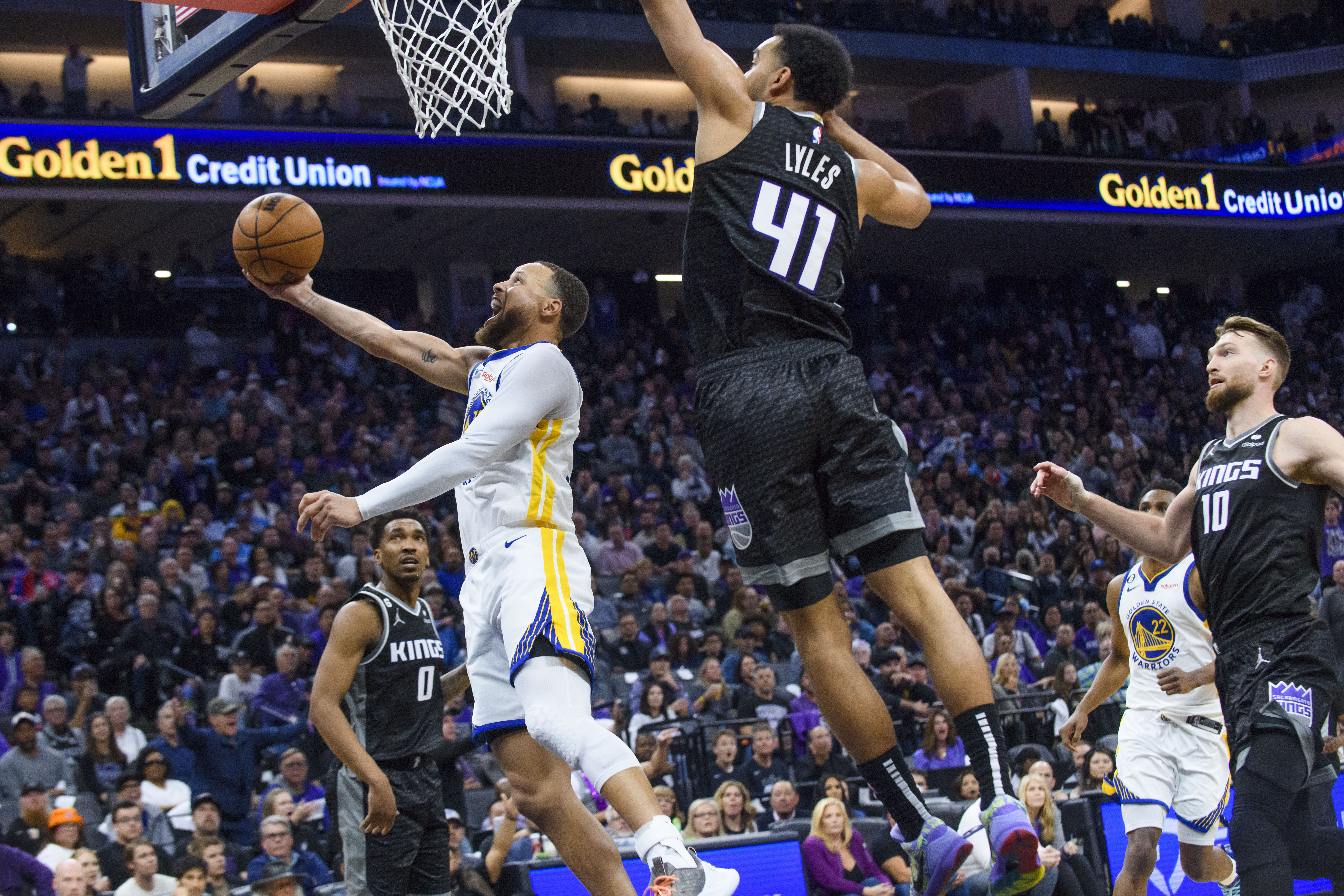 Comparing S.F. and Sacramento as Warriors, Kings battle in NBA series