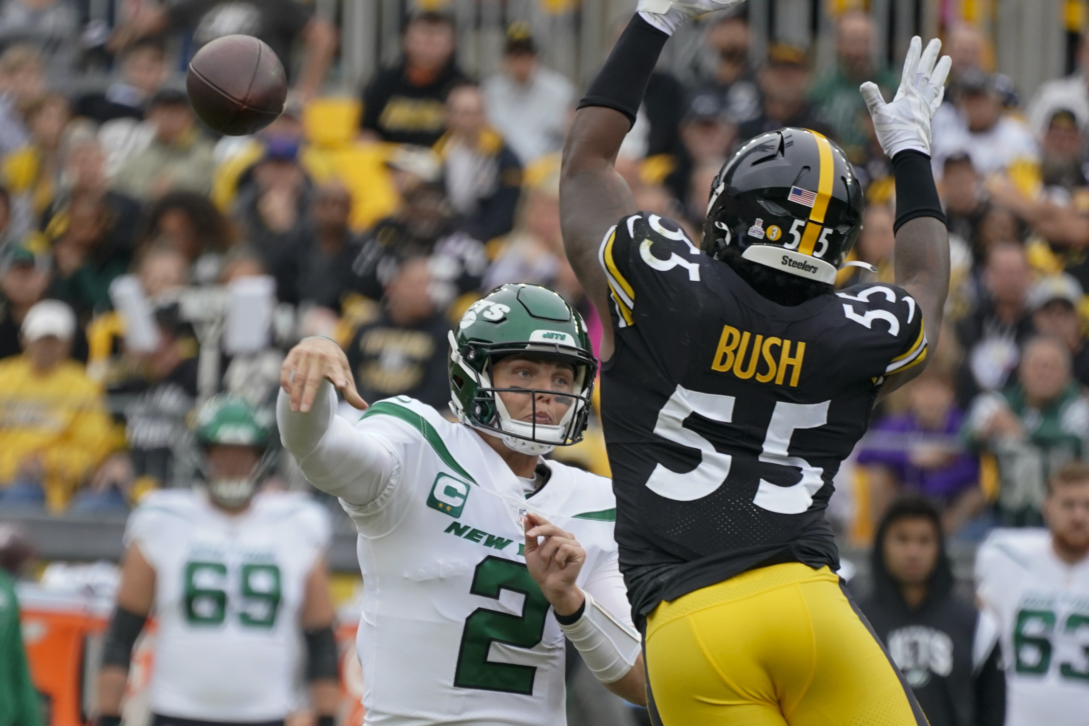 AP source: Jets signing OT Duane Brown to 2-year deal