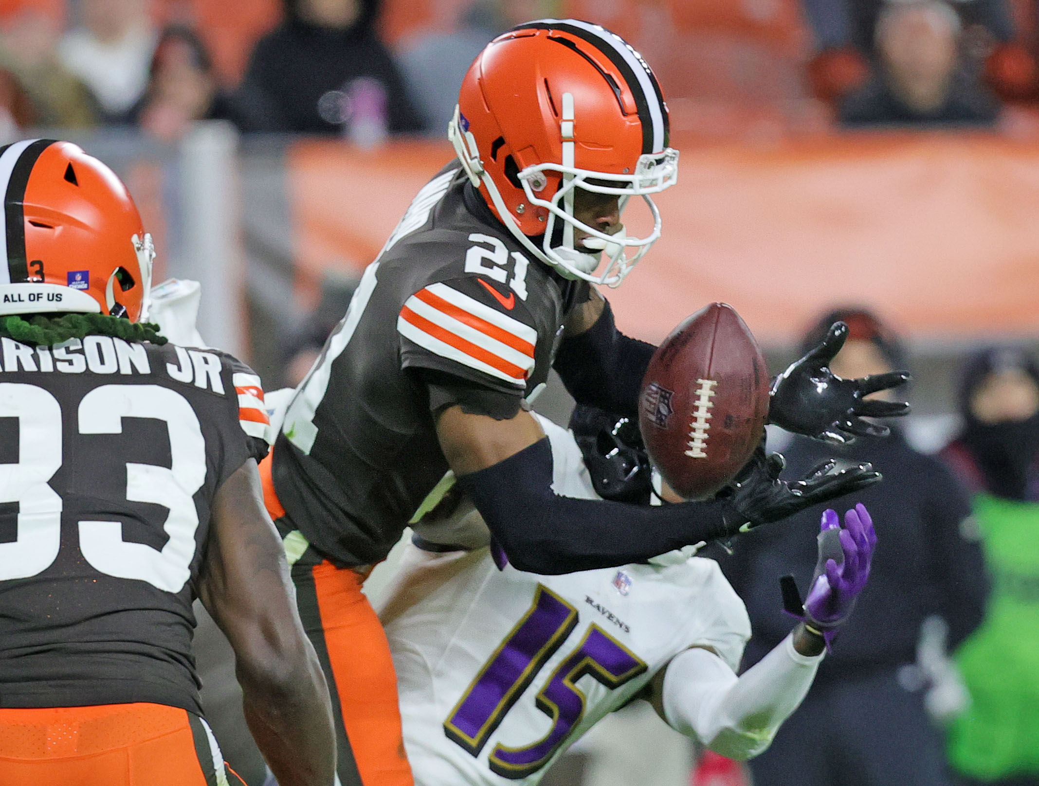 Jadeveon Clowney clears concussion protocol and likely to face Commanders; Joe  Woods, Mike Priefer under scrutiny: Browns Insider 