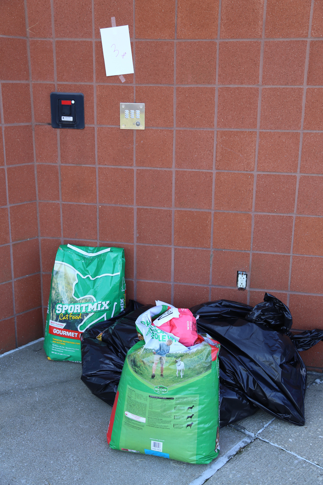 Picture of Emergency Pet Food Pantry - cleveland.com
