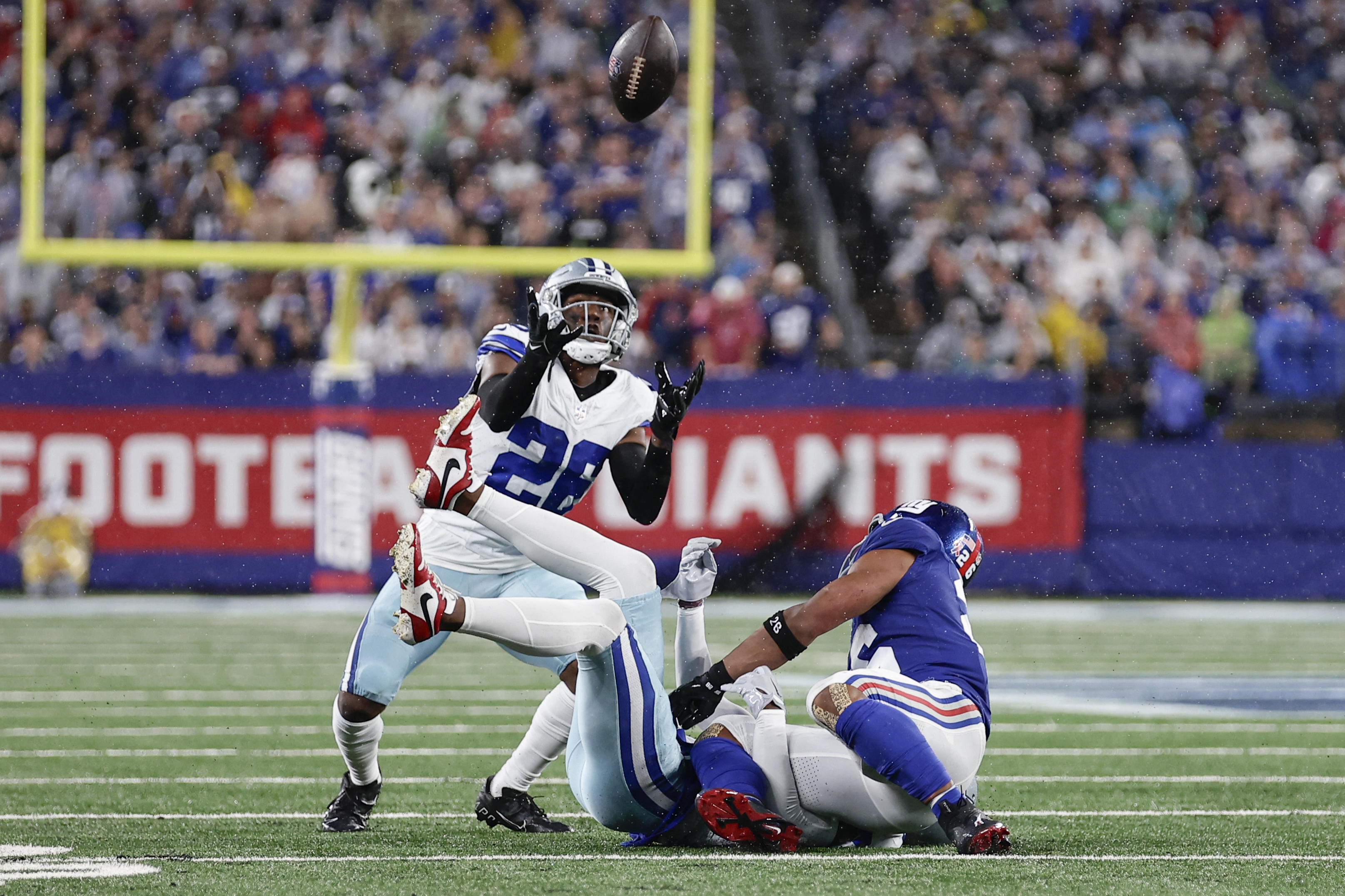 Giants completely embarrassed in 40–0 Cowboys ass-kicking