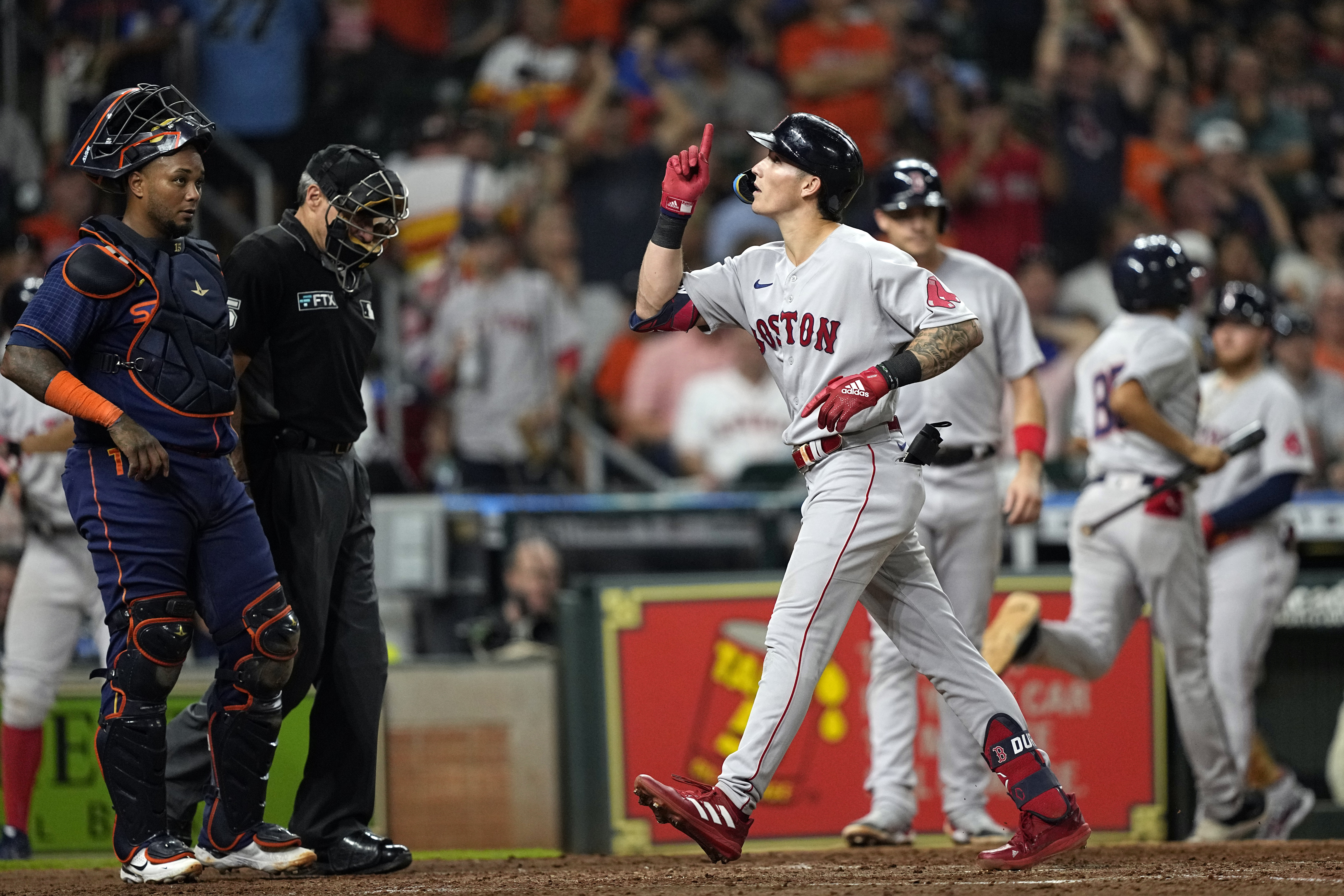 Jarren Duran dusts himself off and helps Red Sox overpower Mariners, 9-4 -  The Boston Globe