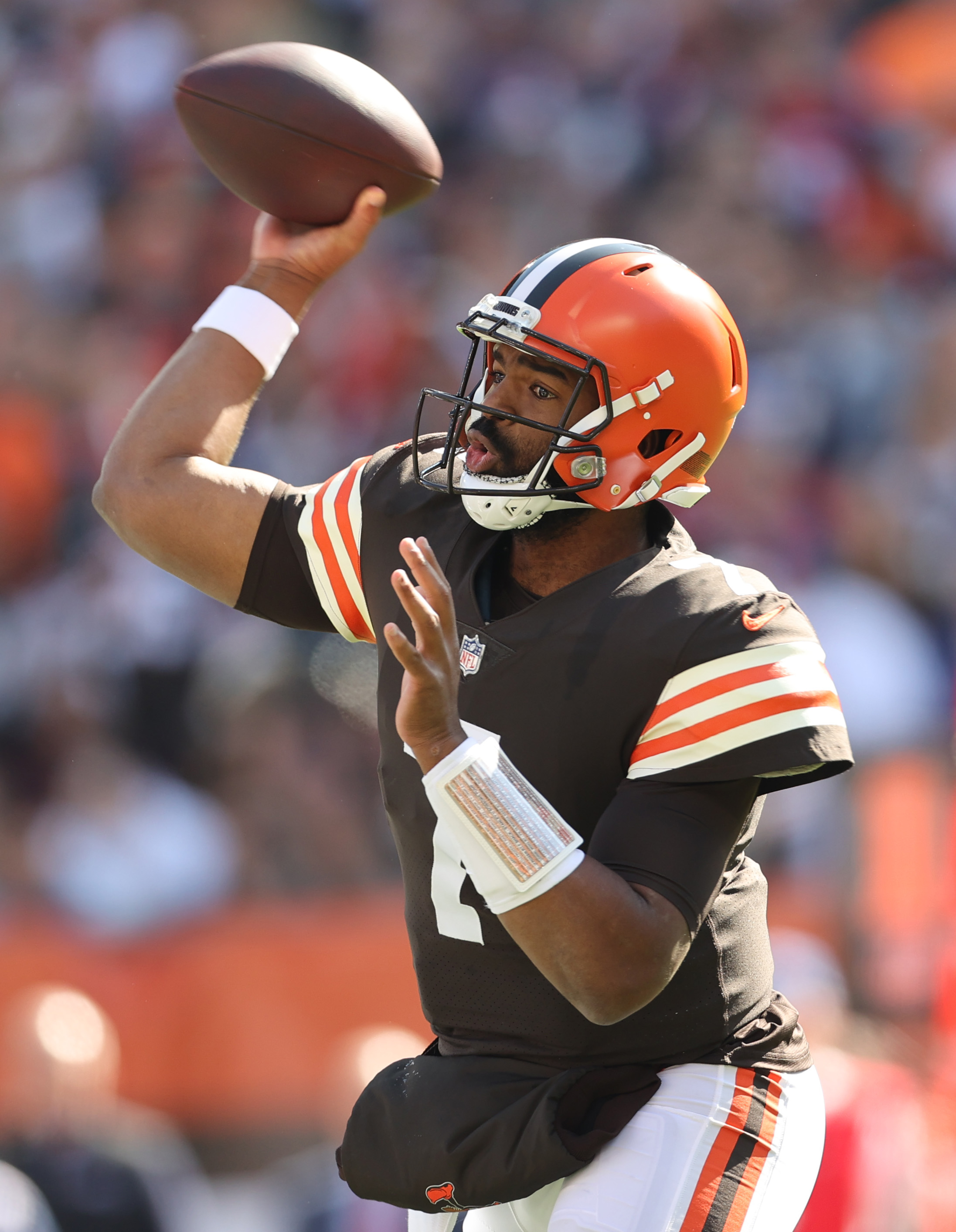 Cleveland Browns Quarterback Jacoby Brissett Vs. New England Patriots ...