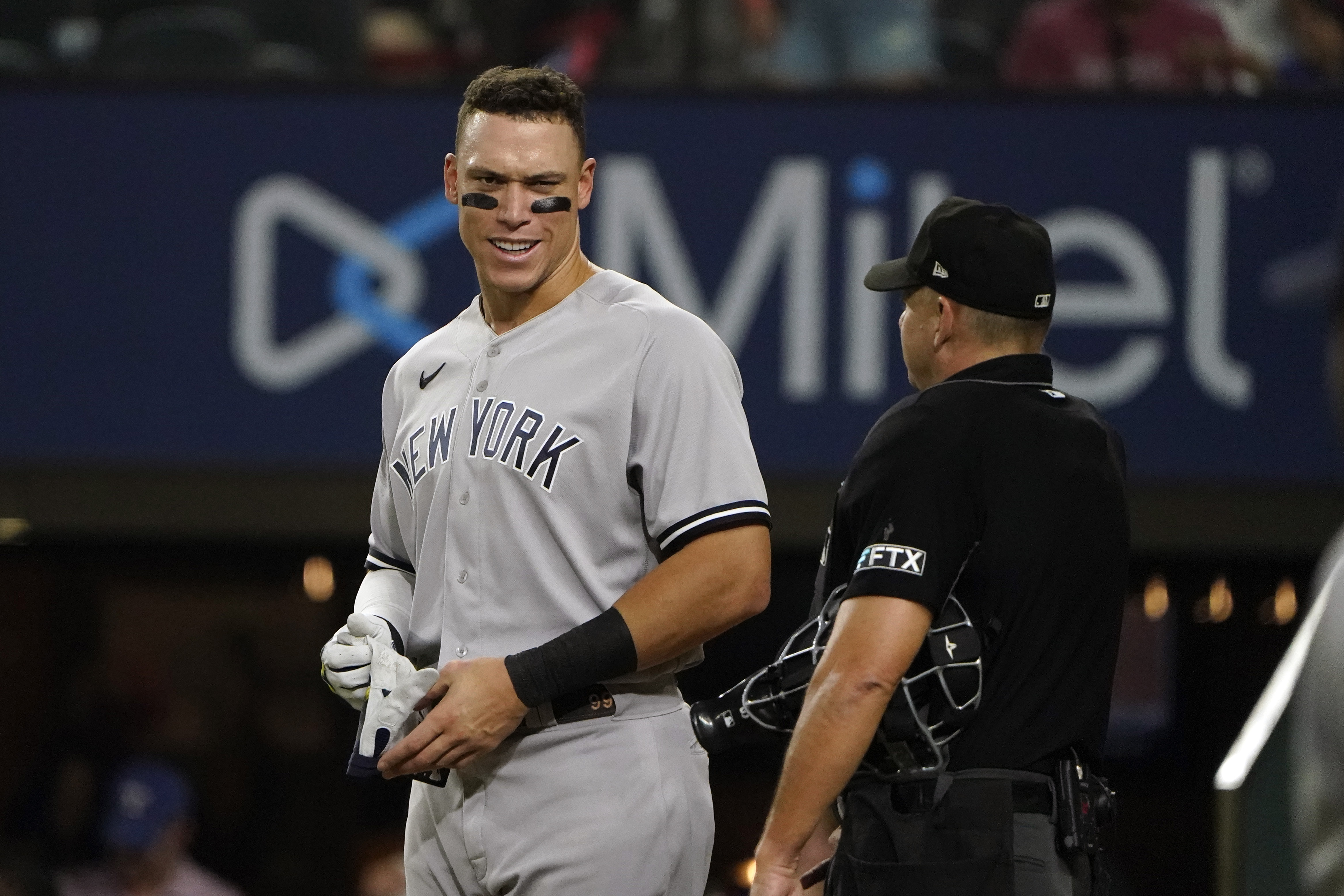 Who can forget the black jerseys?!? #yankees #aaronjudge #dodgers #fyp, aaron  judge