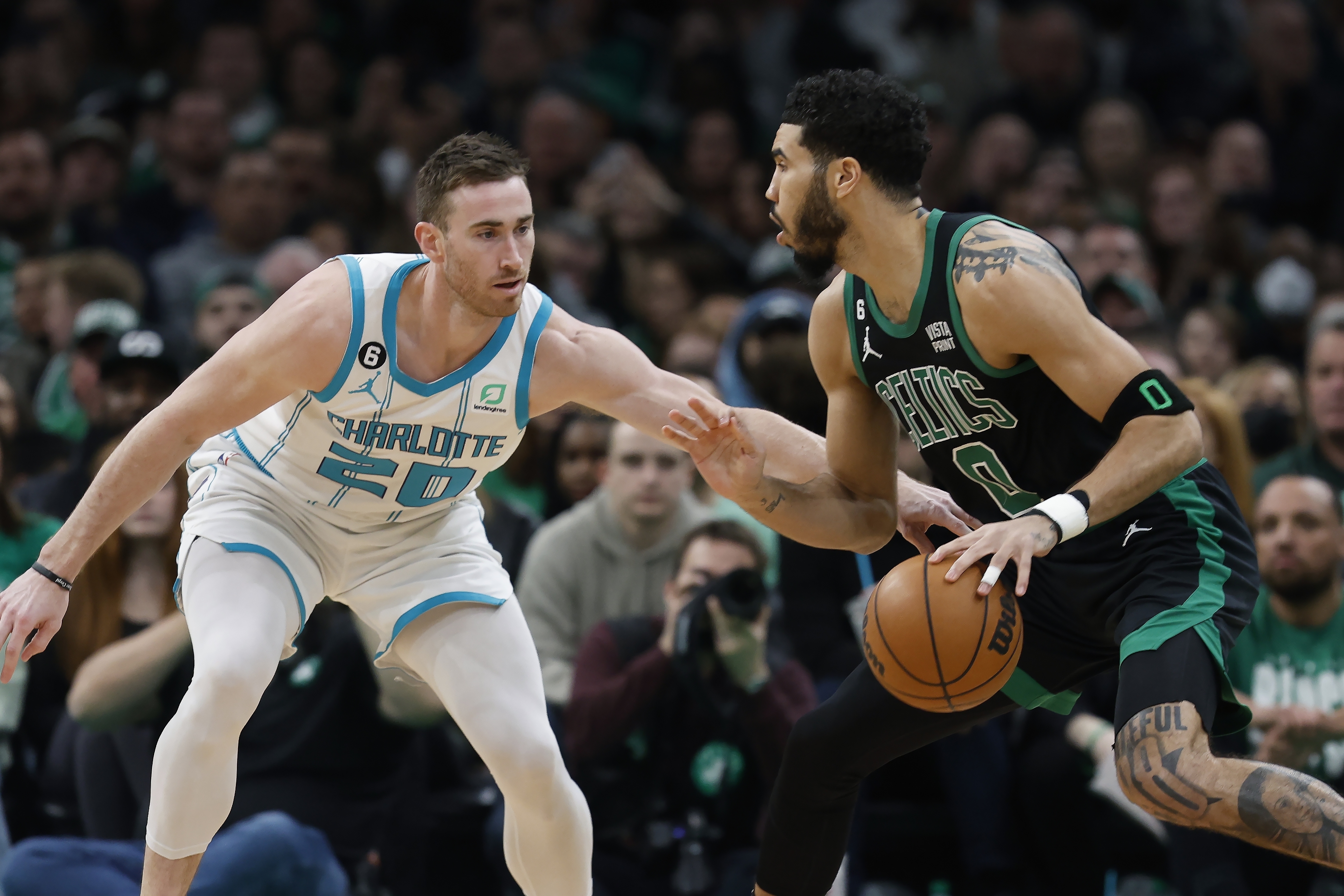 Charlotte Hornets sign ex-Boston Celtic Gordon Hayward