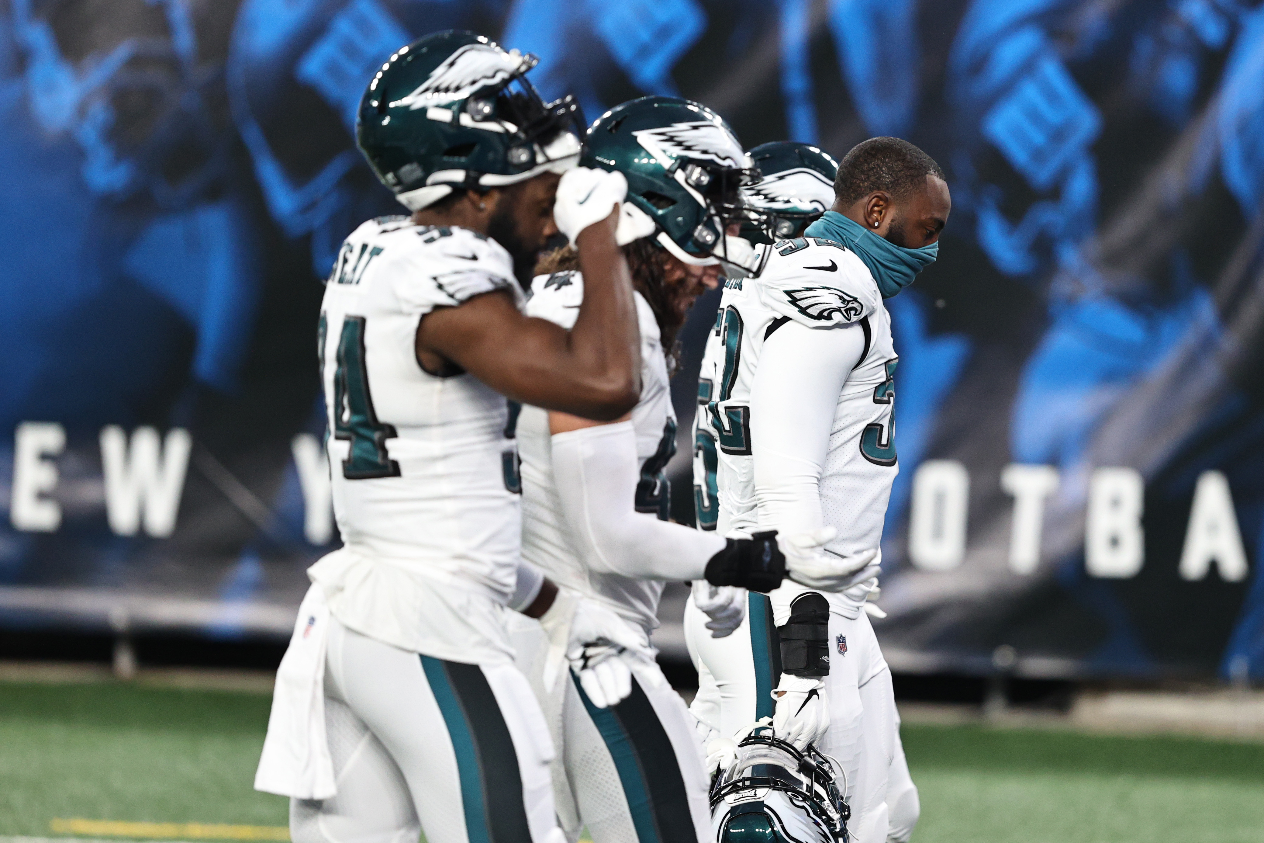 Philadelphia Eagles 34, New York Giants 17: Eagles win NFC East behind  Boston Scott's 3 TDs, Carson Wentz's record-setting day 