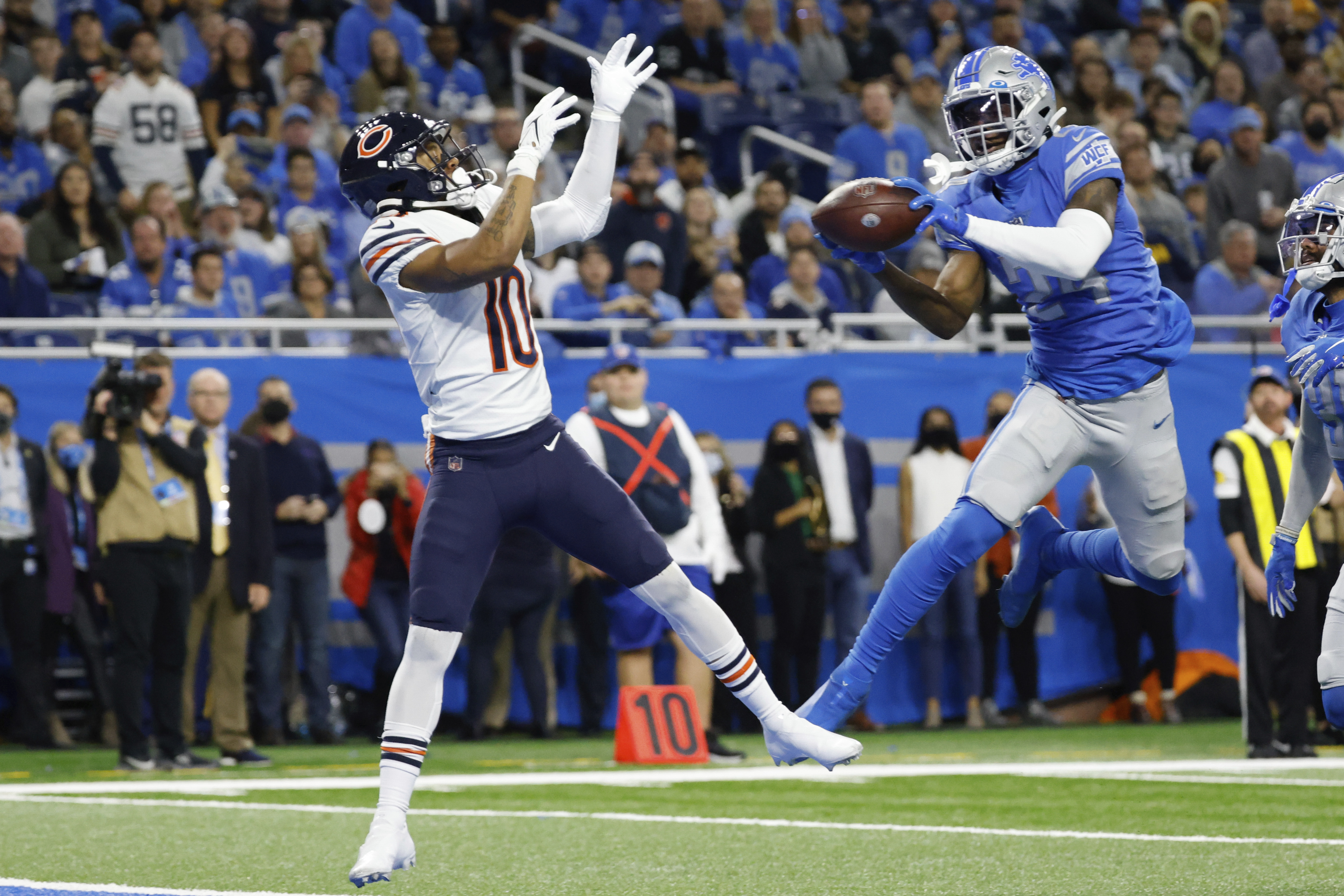 DETROIT, MI - AUGUST 11: New York Giants CB Amani Oruwariye (20) in action  during the game between New York Giants and Detroit Lions on August 11,  2023 at Ford Field in