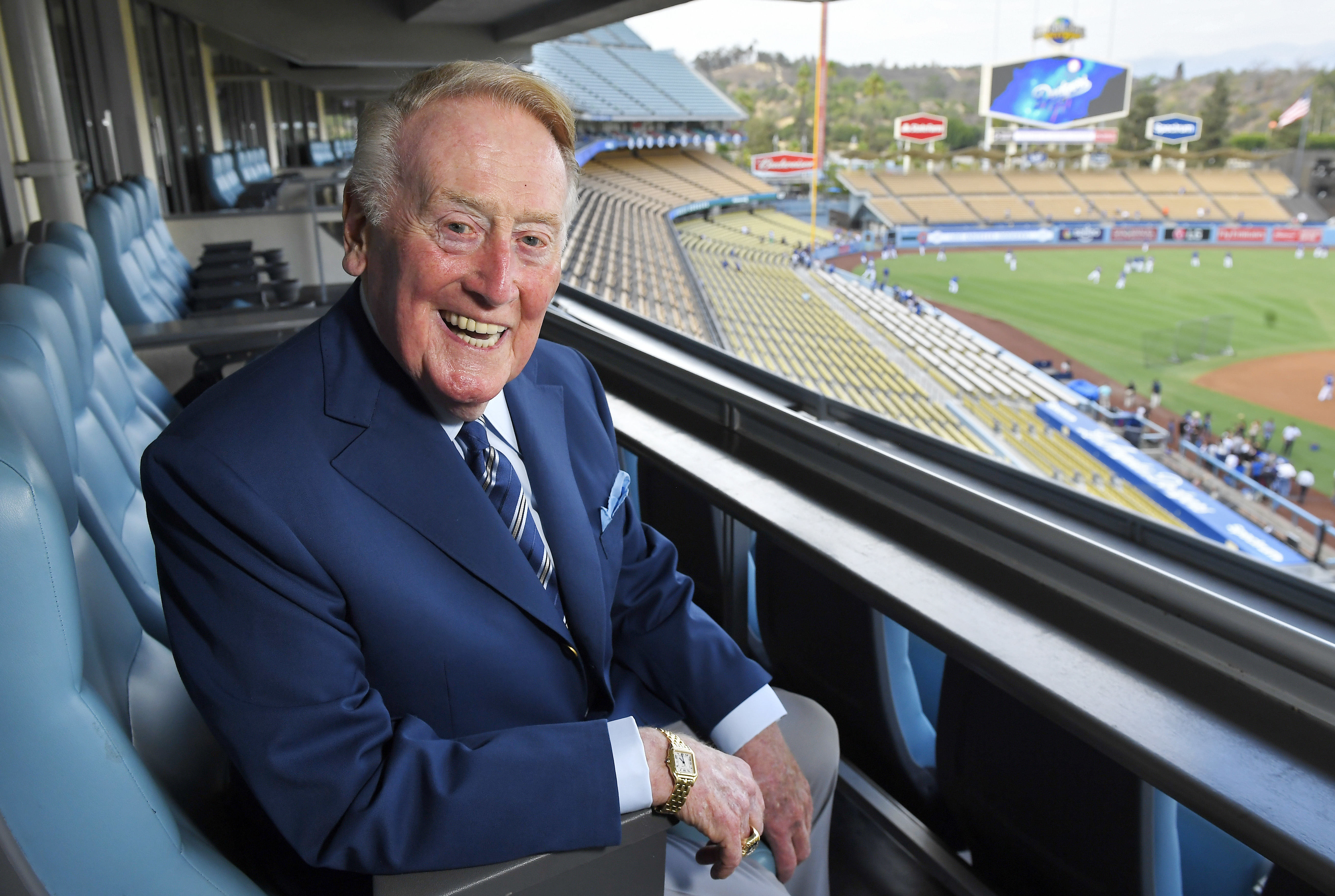 It's time for Dodger Baseball I don't love the Dodgers but I do love Vin  Scully !