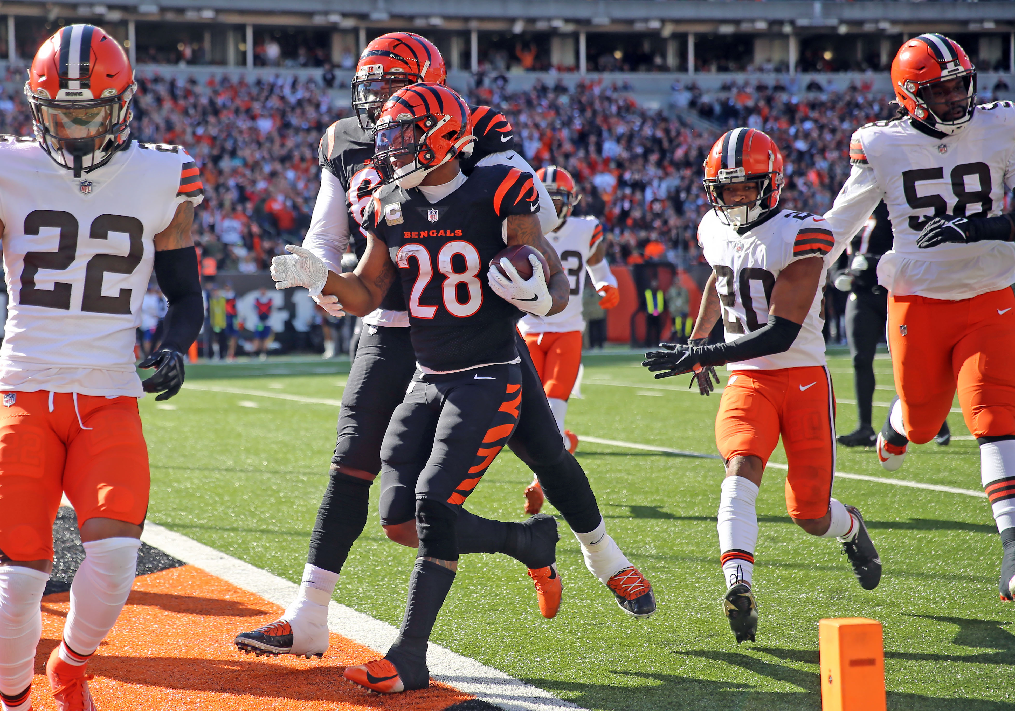 NFL Player Props: Joe Mixon, Nick Chubb Picks for Bengals-Browns on Monday  Night Football