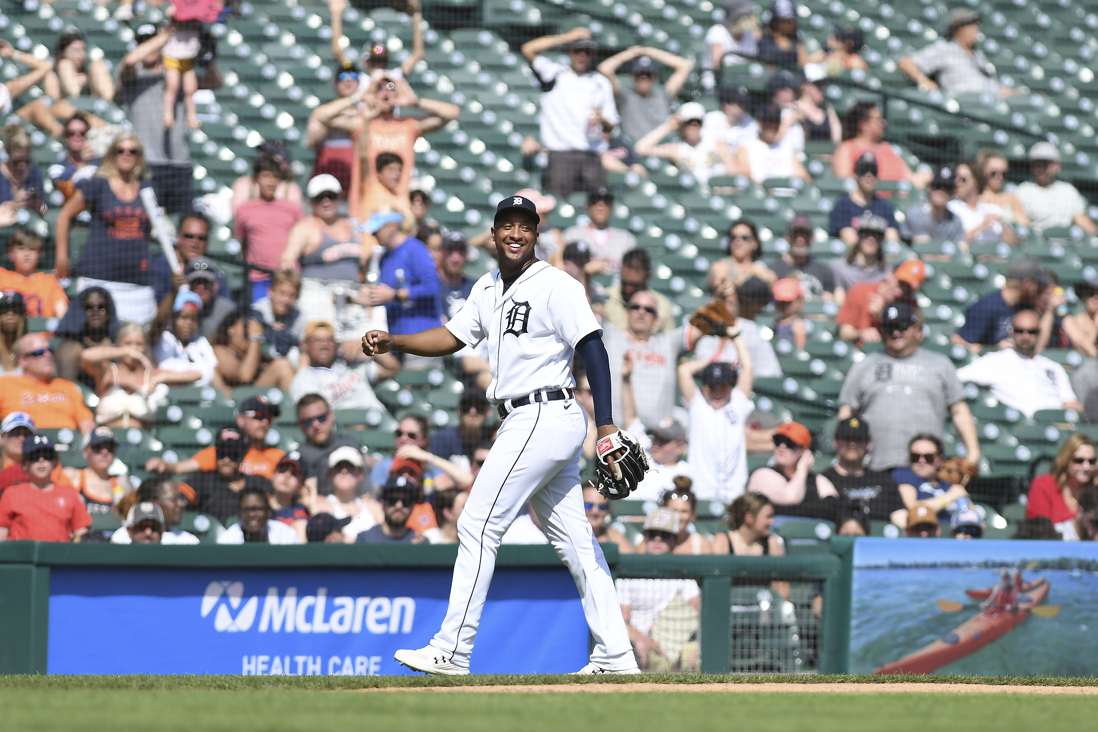 Detroit Tigers announce 4 major roster moves -- Riley Greene back, Jonathan  Schoop gone