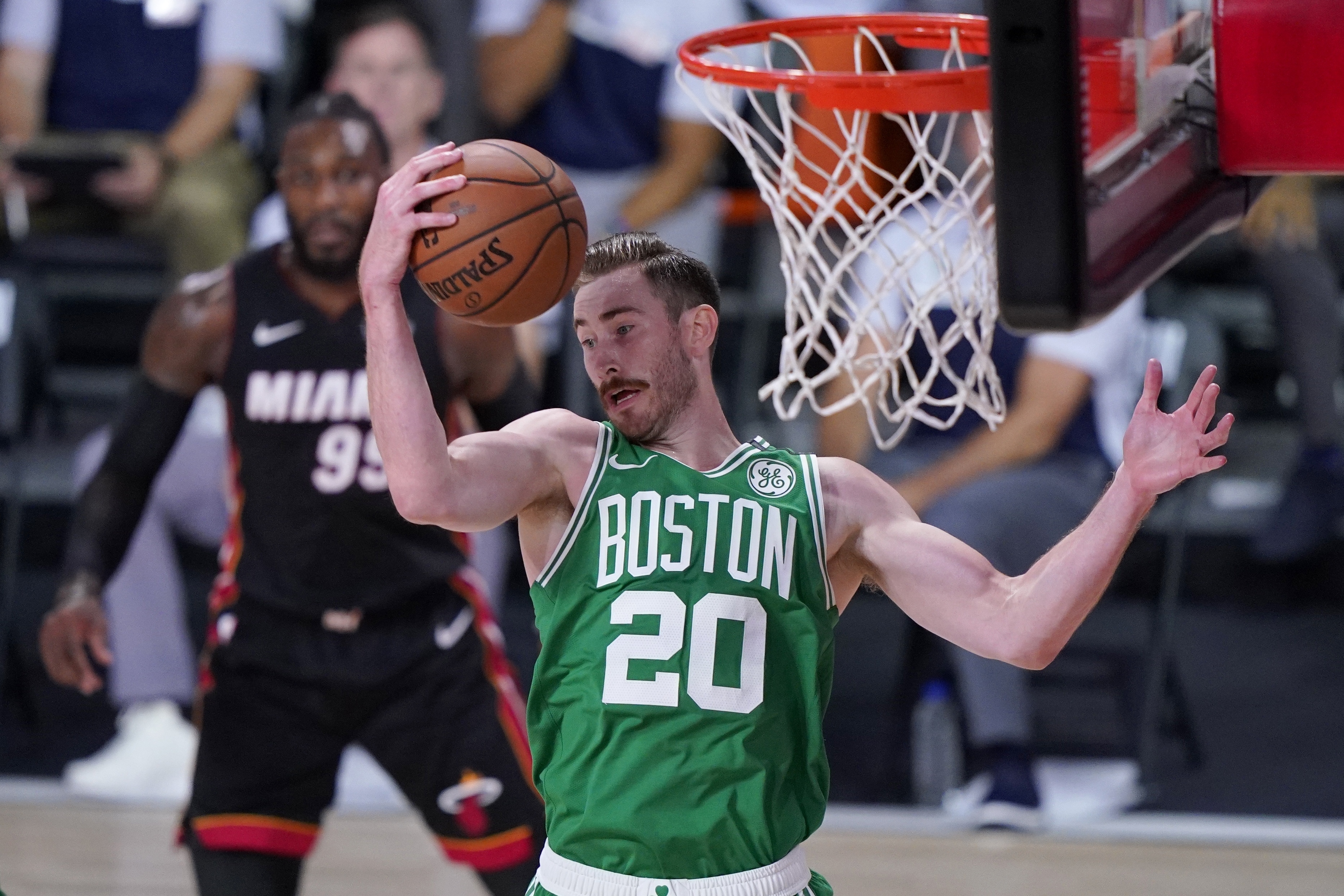 Celtics: Gordon Hayward will stay in bubble through birth of child