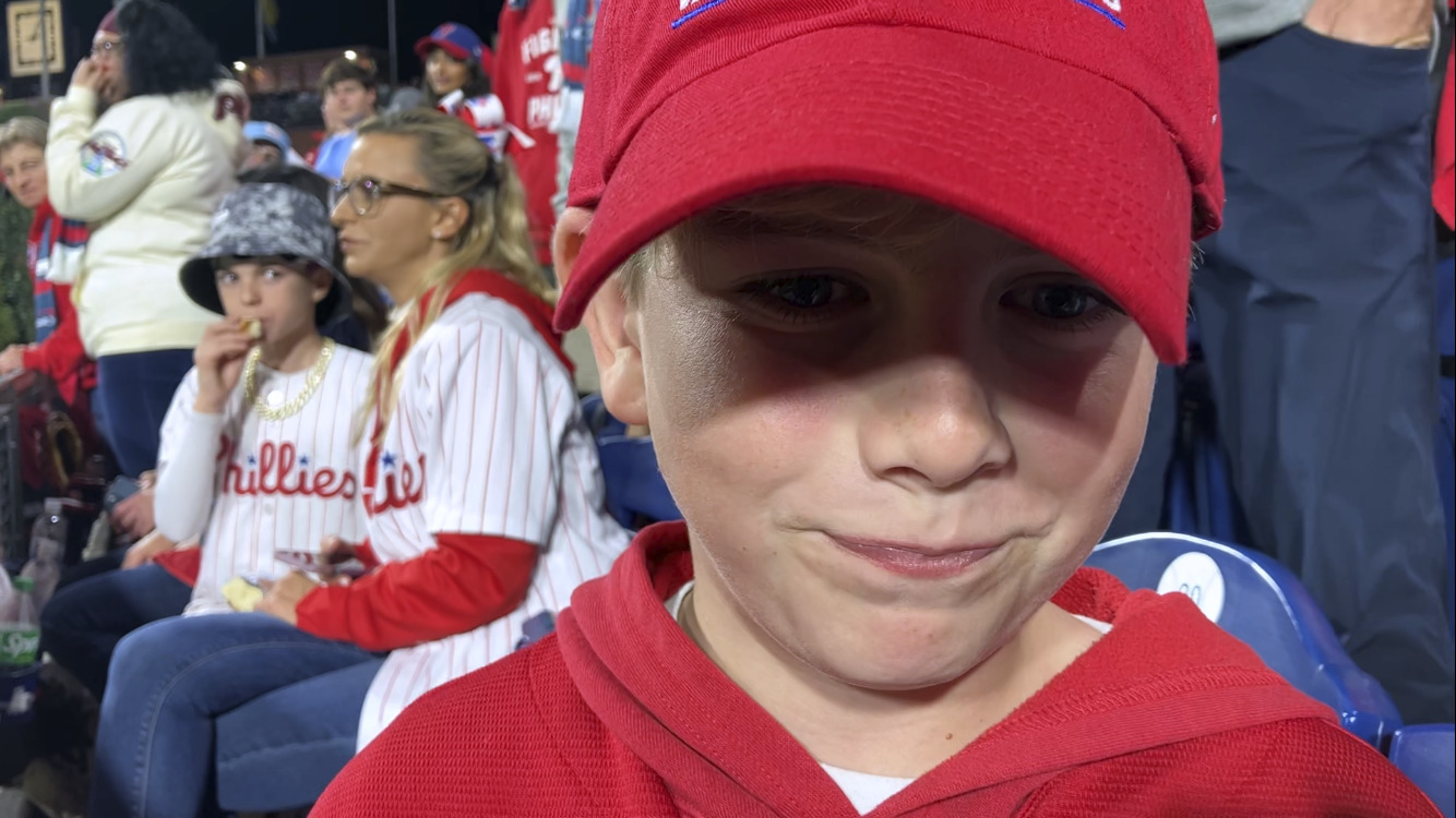 2022 World Series: Tim McGraw, wearing father Tug's No. 45 jersey, gets  ovation from Philadelphia Phillies fans at Game 3 - 6abc Philadelphia