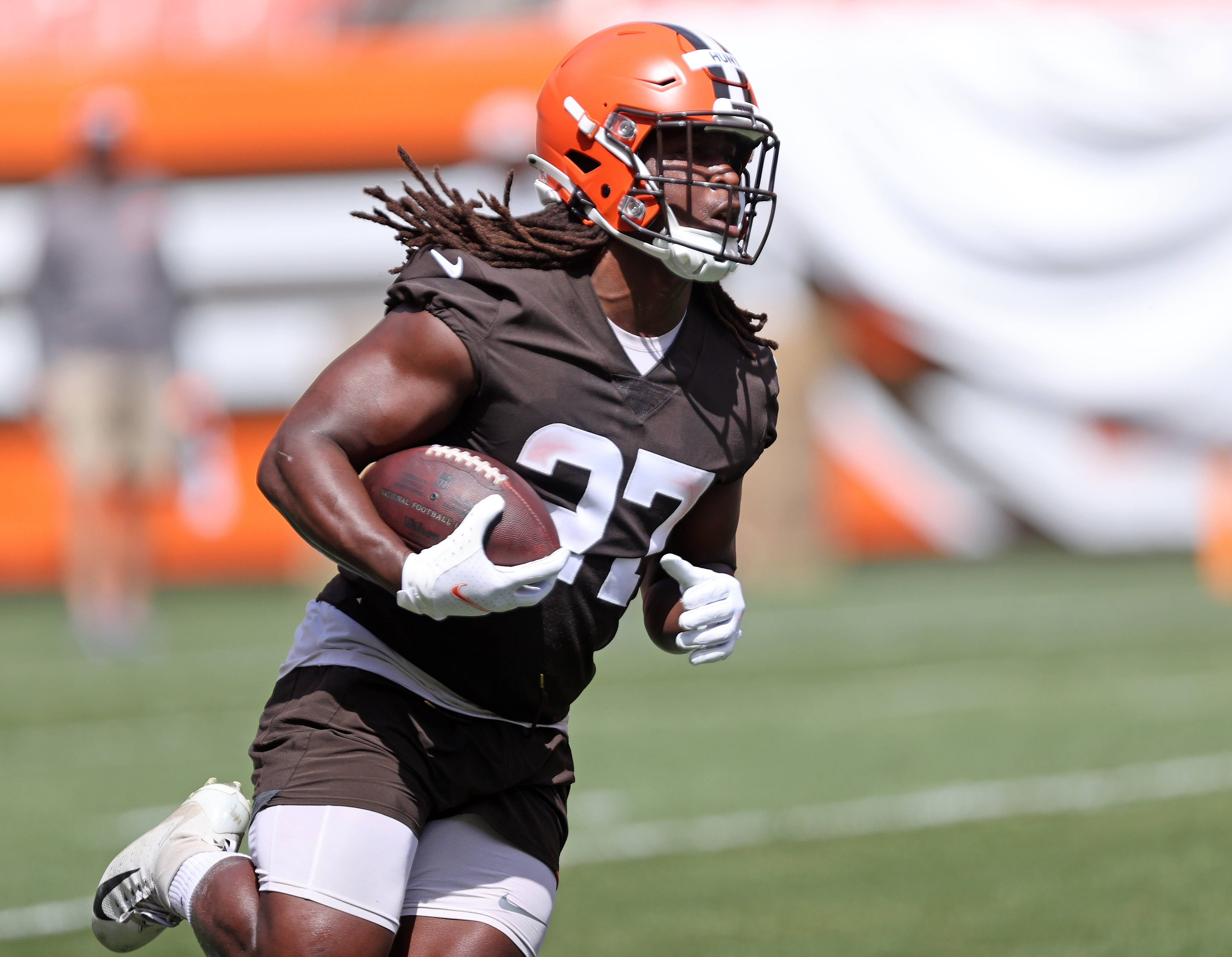 Updates): Former Browns RB Kareem Hunt Not Signing With New Orleans Saints,  Visiting Indianapolis Colts - Steelers Depot