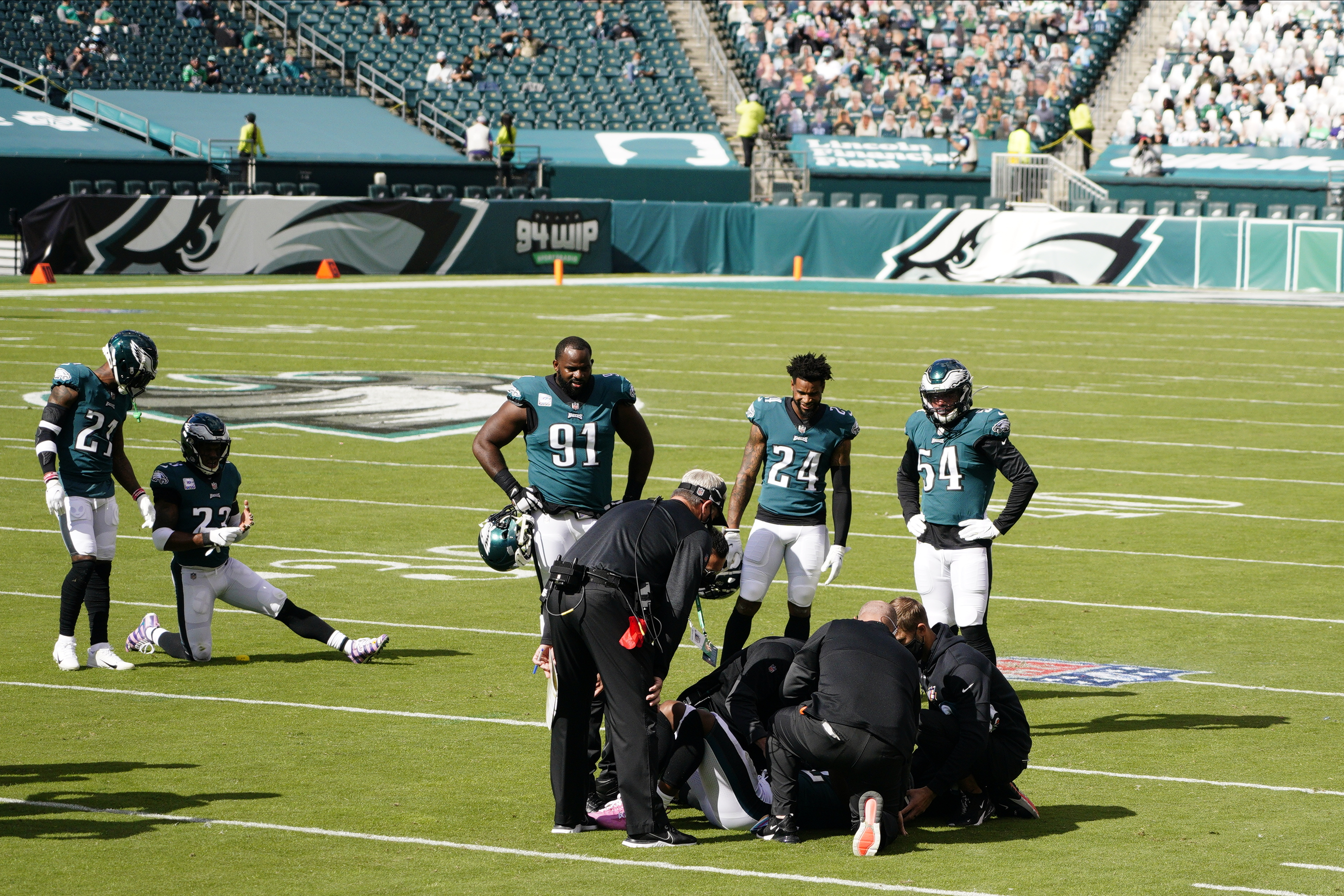 Philadelphia Eagles list 11 players on estimated injury report 