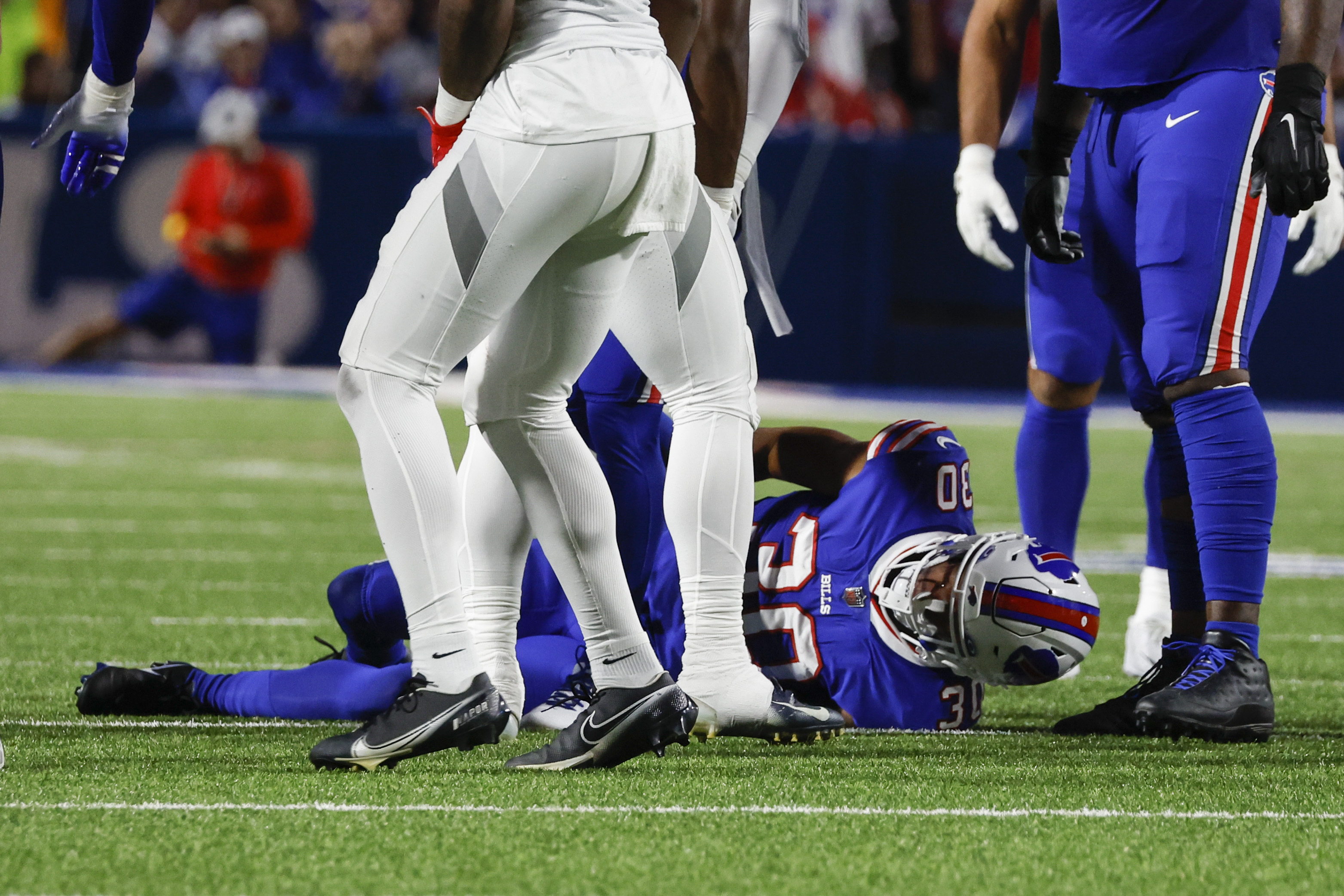 Broncos, NFL players react to scary injury on Monday Night Football to Bills'  safety - Mile High Report