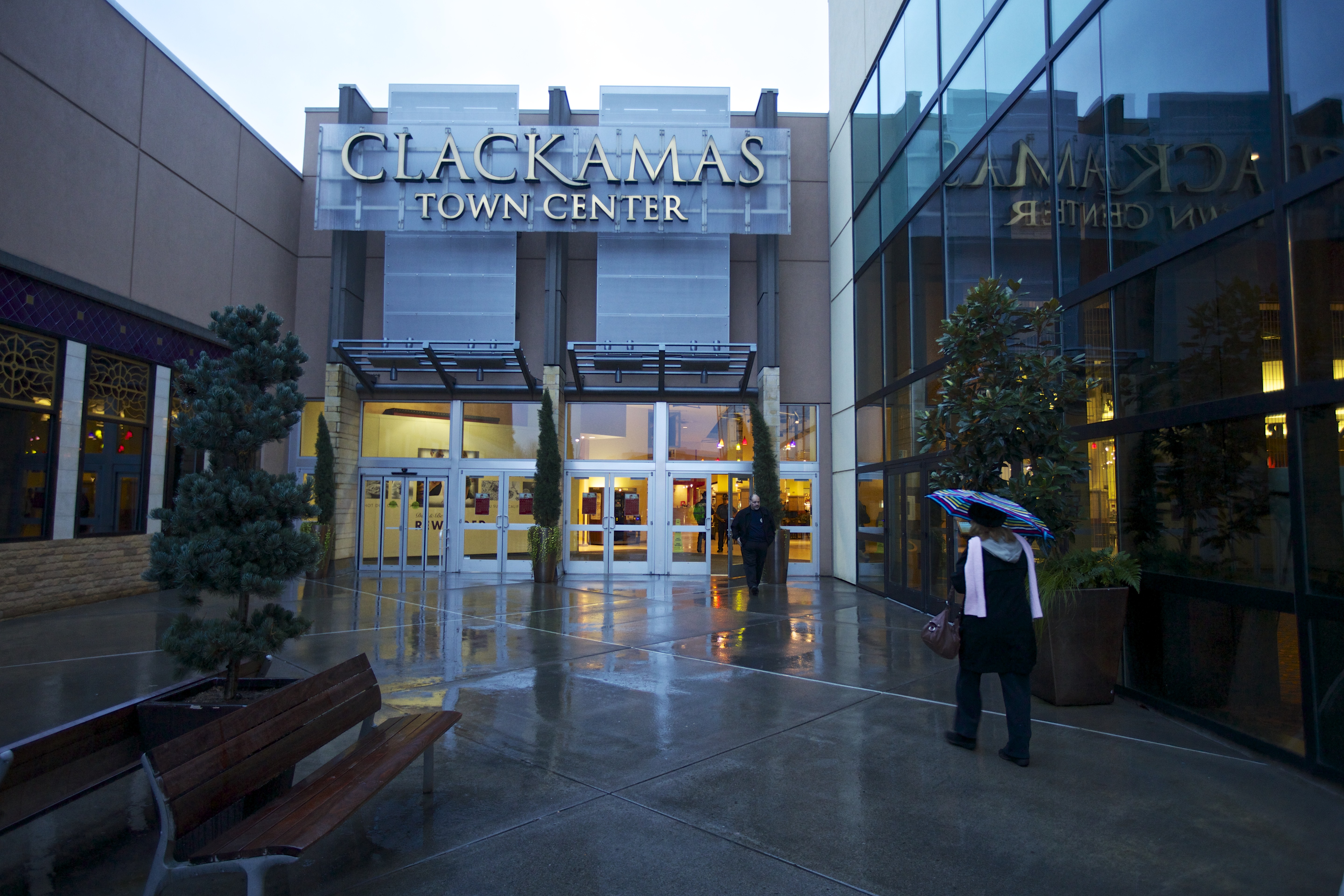 Town center. Clackamas Town Center.