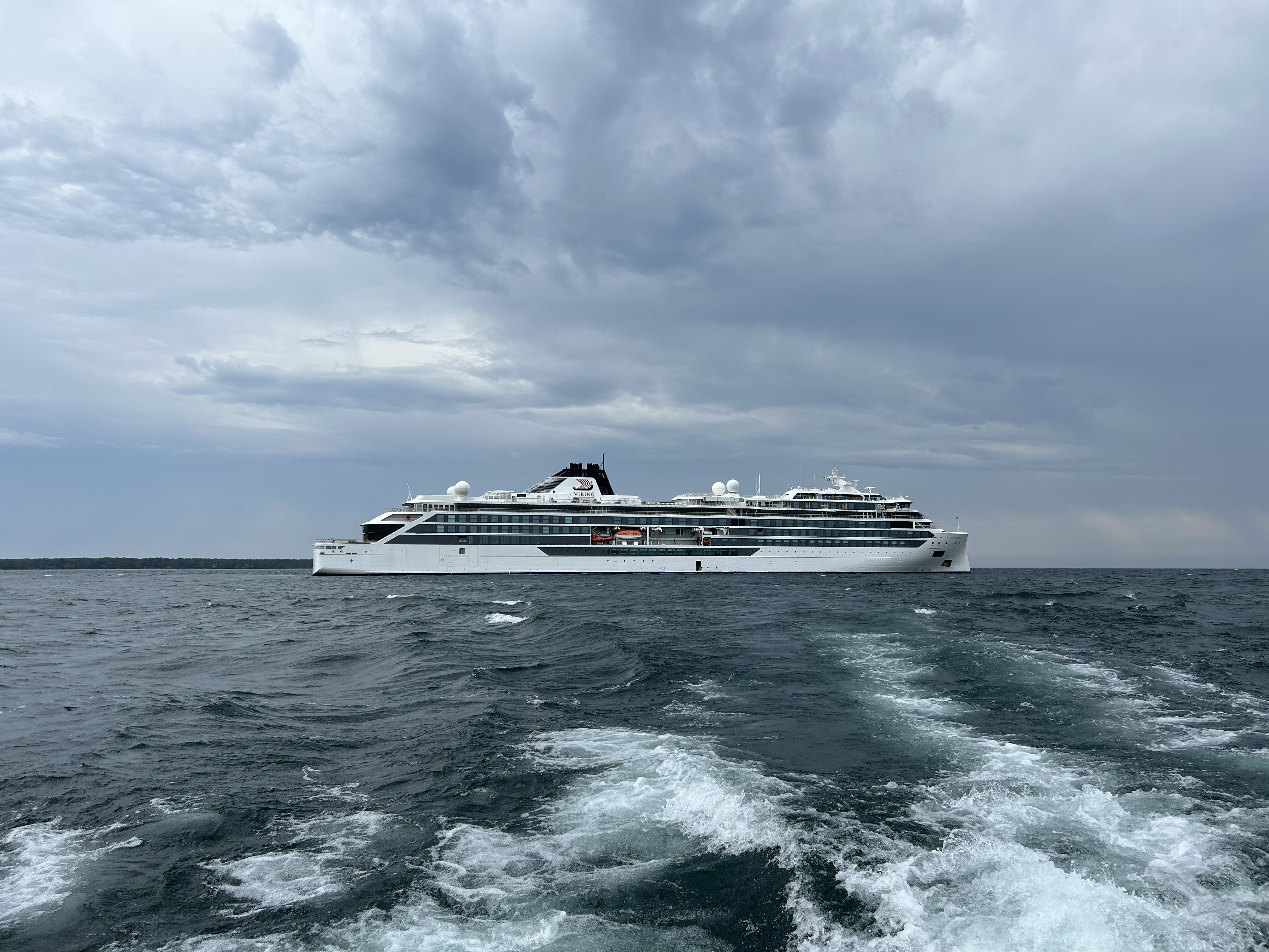 Great Lakes' largest cruise ships to visit this Up North harbor