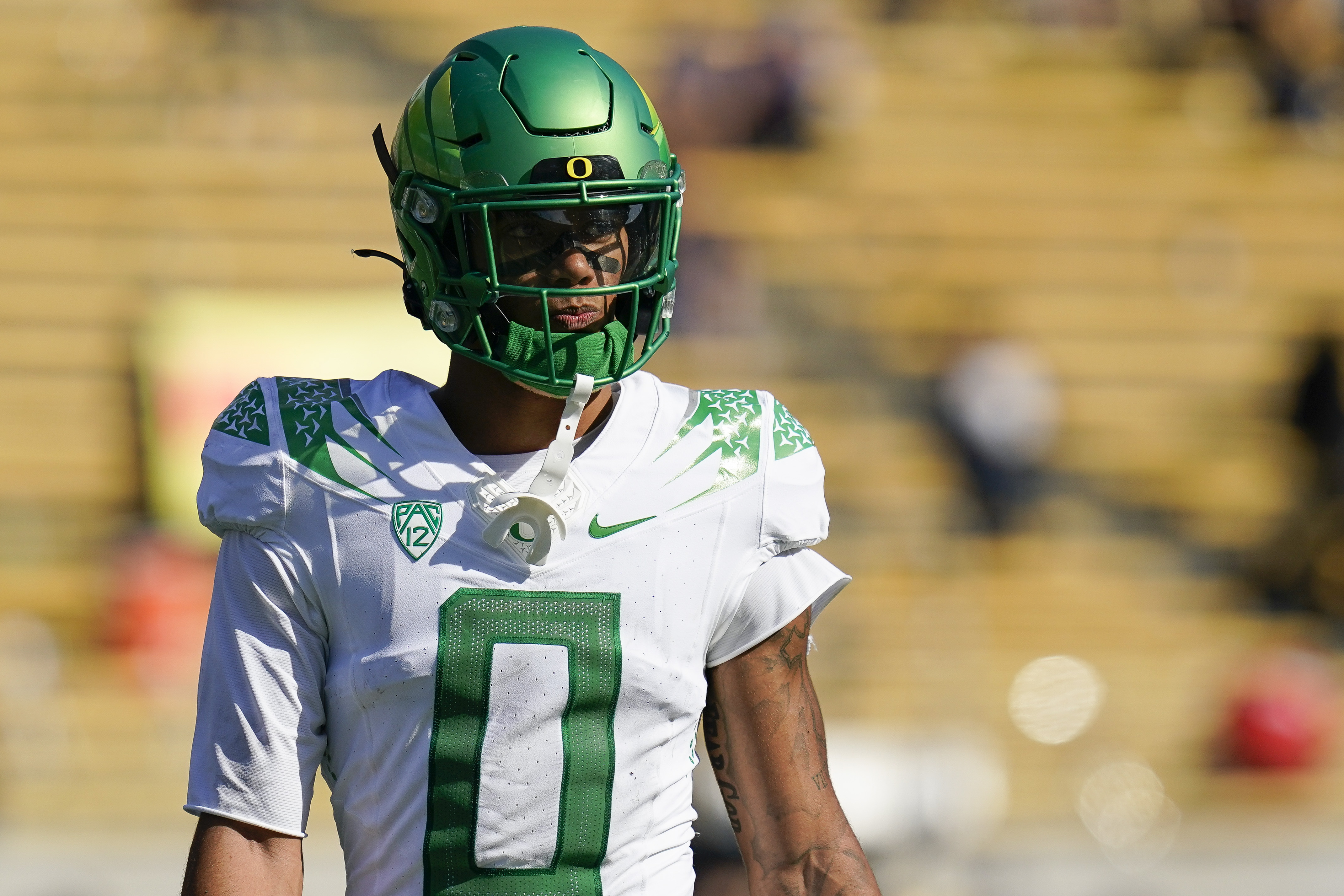 Christian Gonzalez, Oregon Ducks cornerback, selected by New England  Patriots with No. 17 pick in NFL draft 