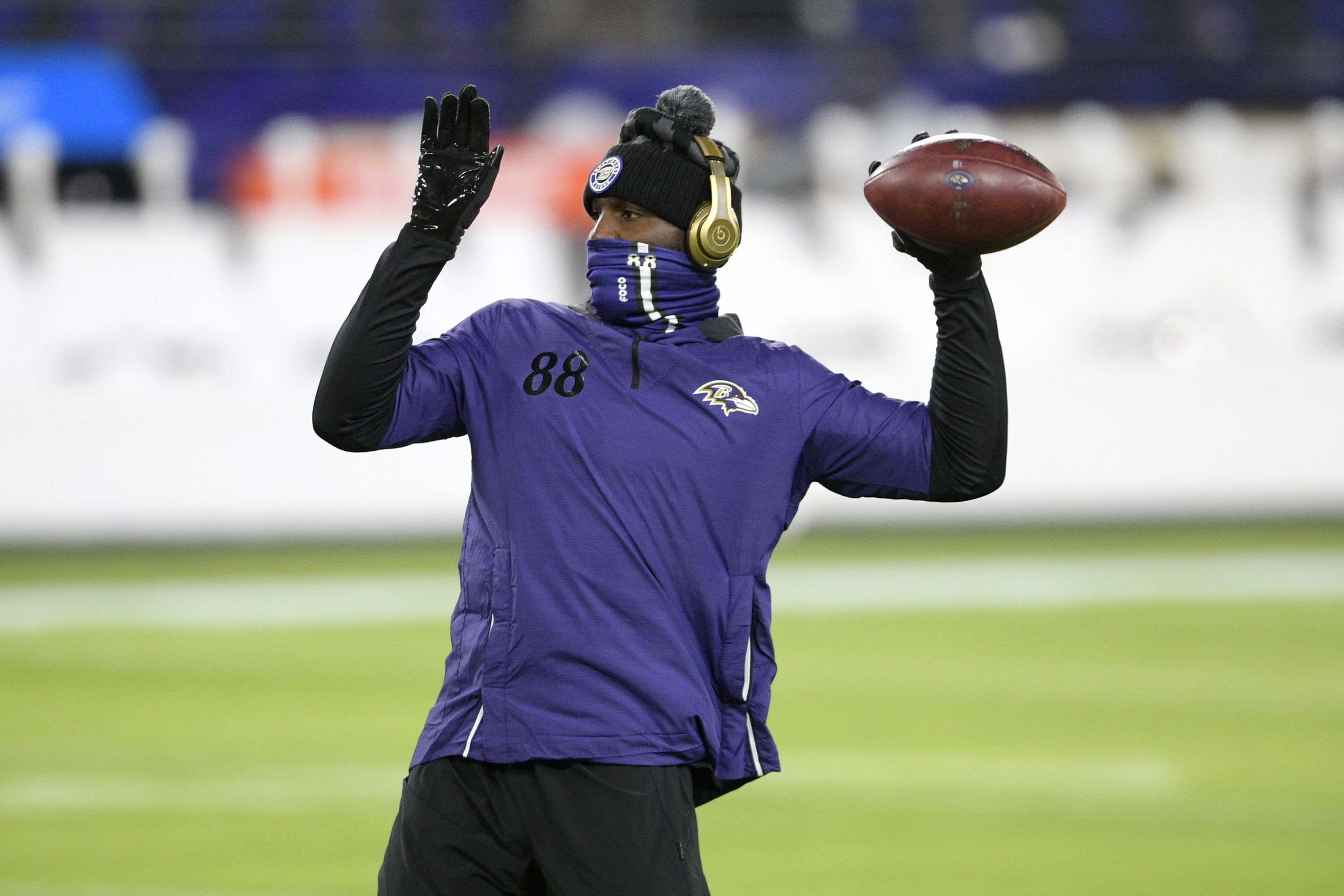 With Dez Bryant, Baltimore Ravens continue to keep options open 