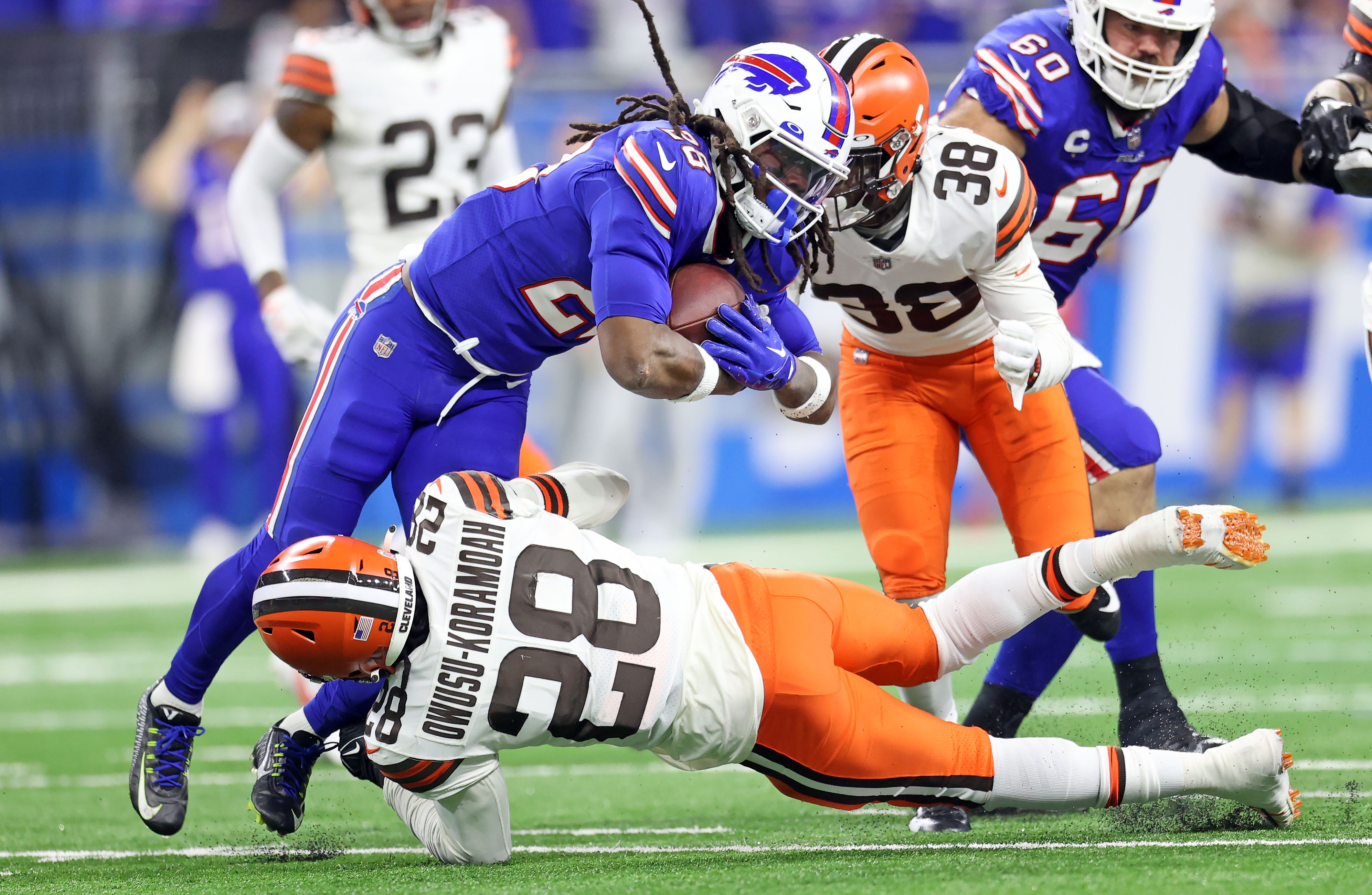 Browns hoping defense (or snow) can cool down Josh Allen and the hot Bills  offense; David Njoku returns, more