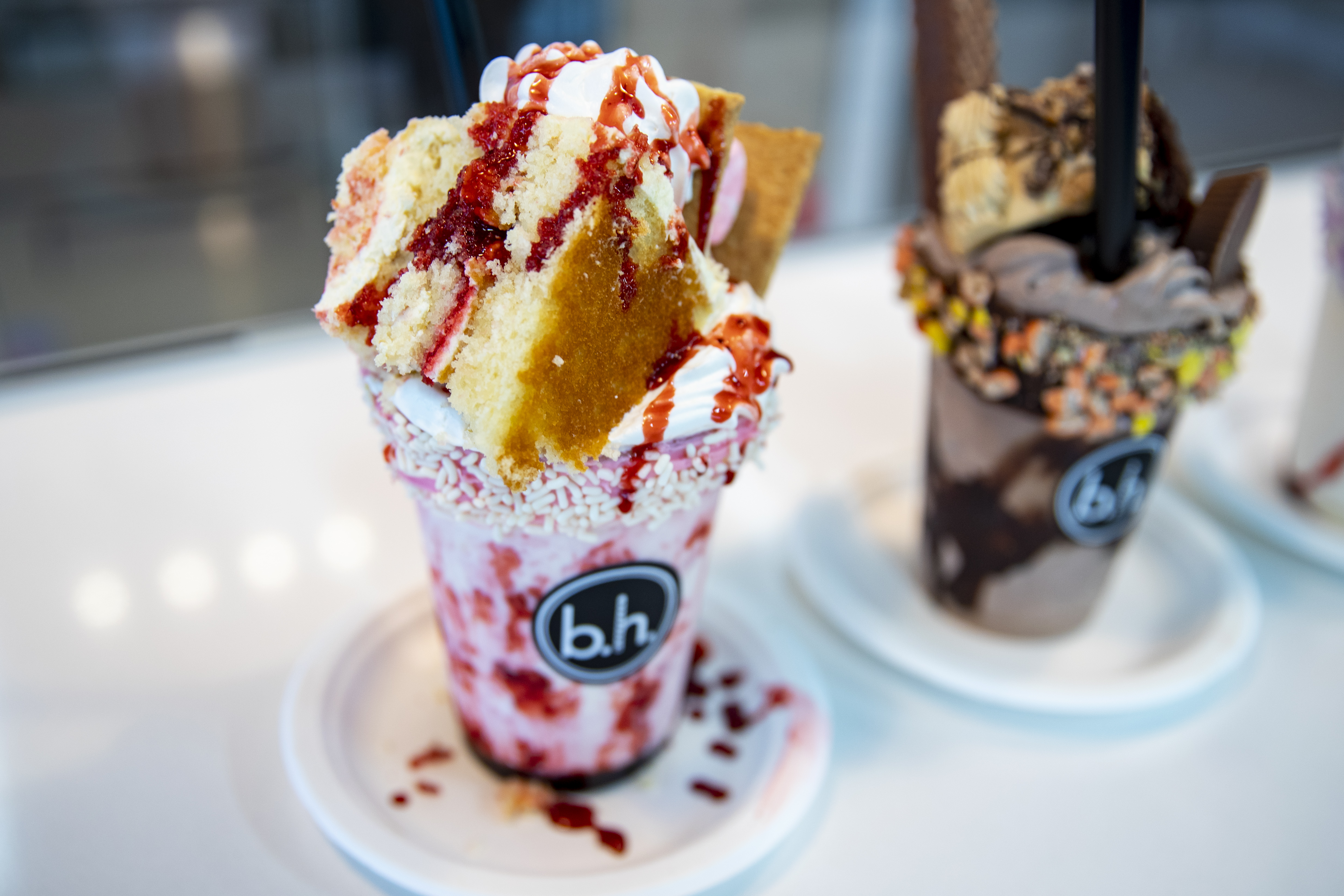 ハニーフラット様 アイスクォーツ Extreme milkshake bar, Bad Habit, permanently closes its doors