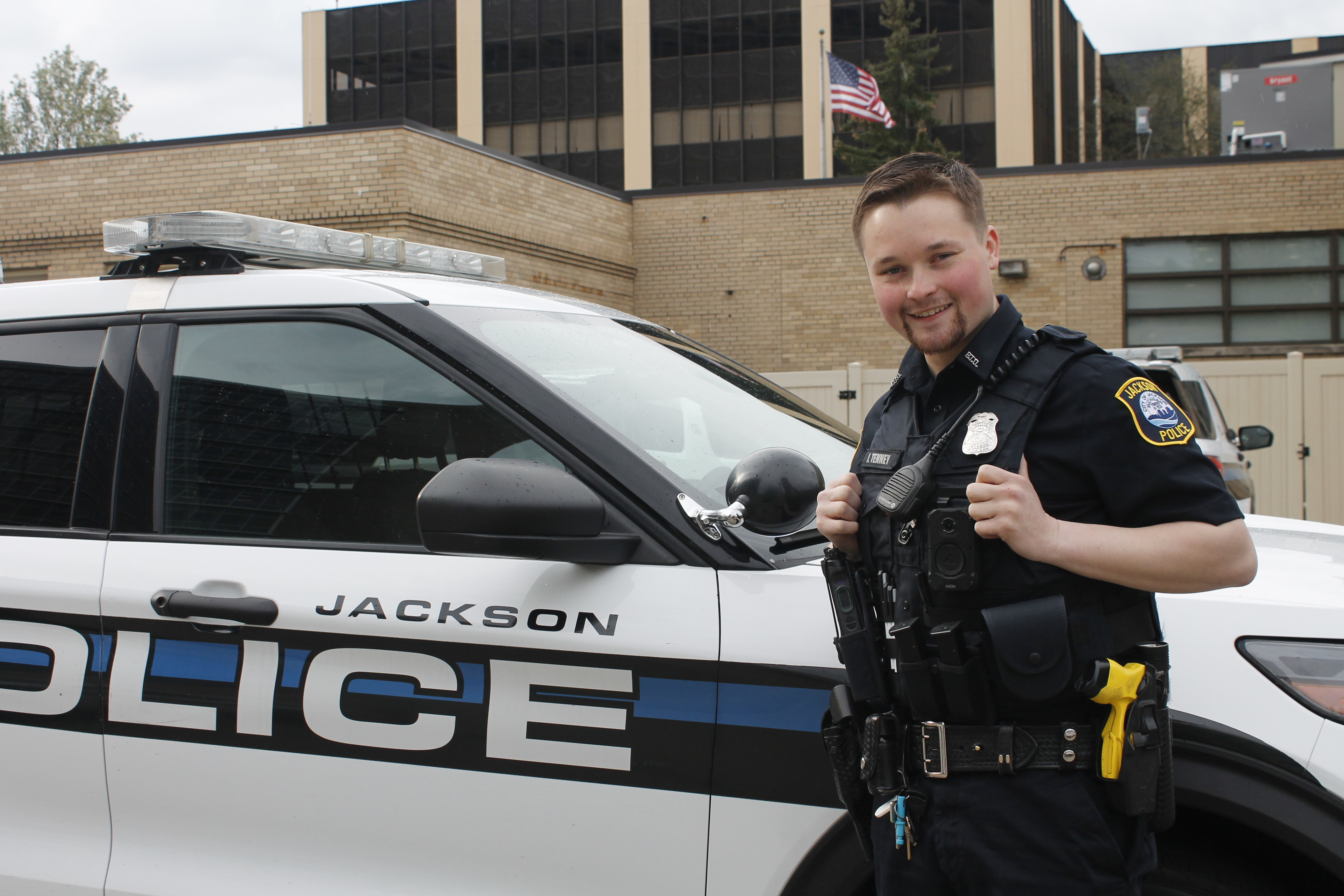 Jackson PD offers free package drop-off for the holidays to prevent porch  piracy, image size:4272x2848