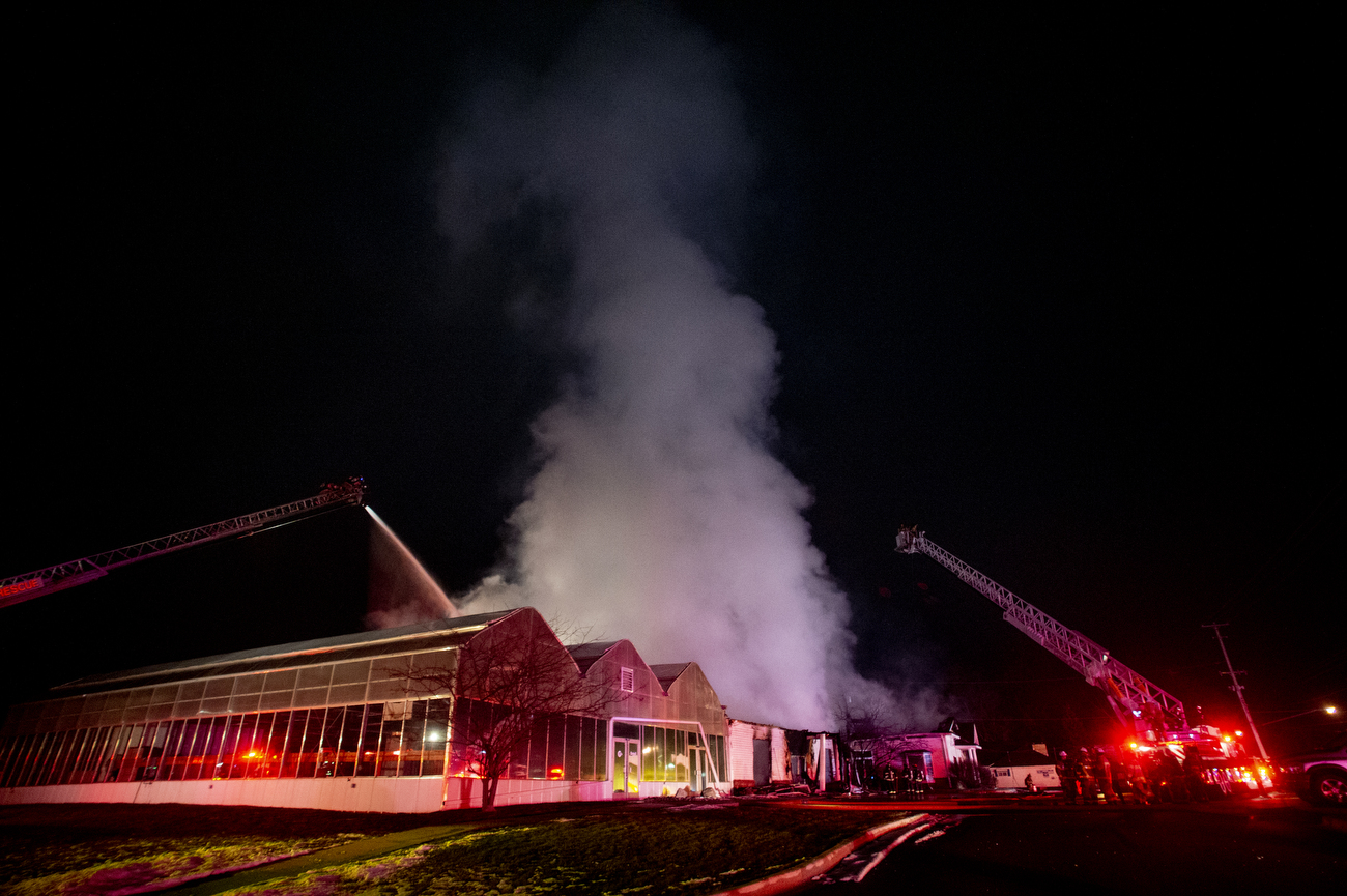Large fire destroys Davison business
