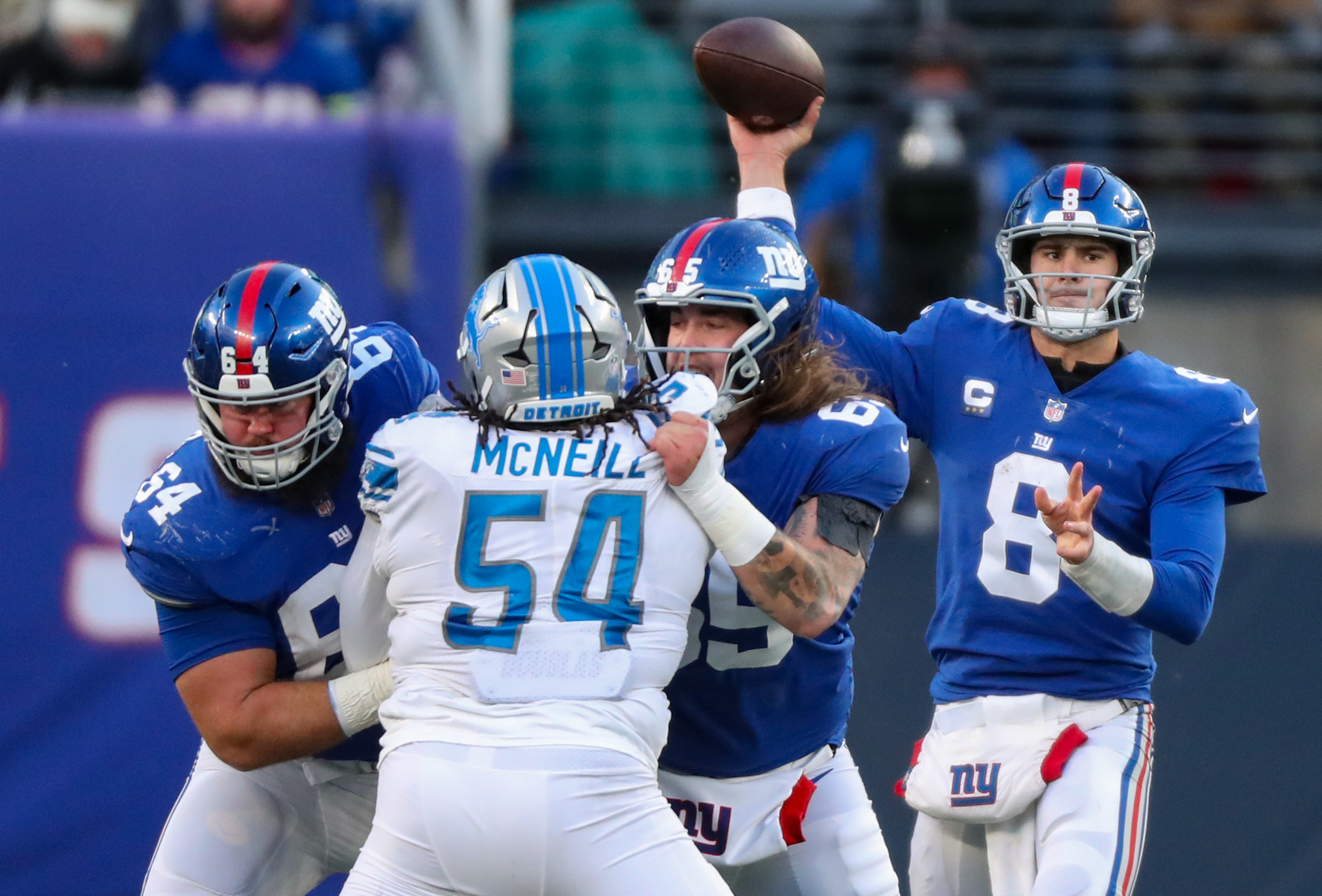 Giants' offensive line a major concern with Cowboys' fierce