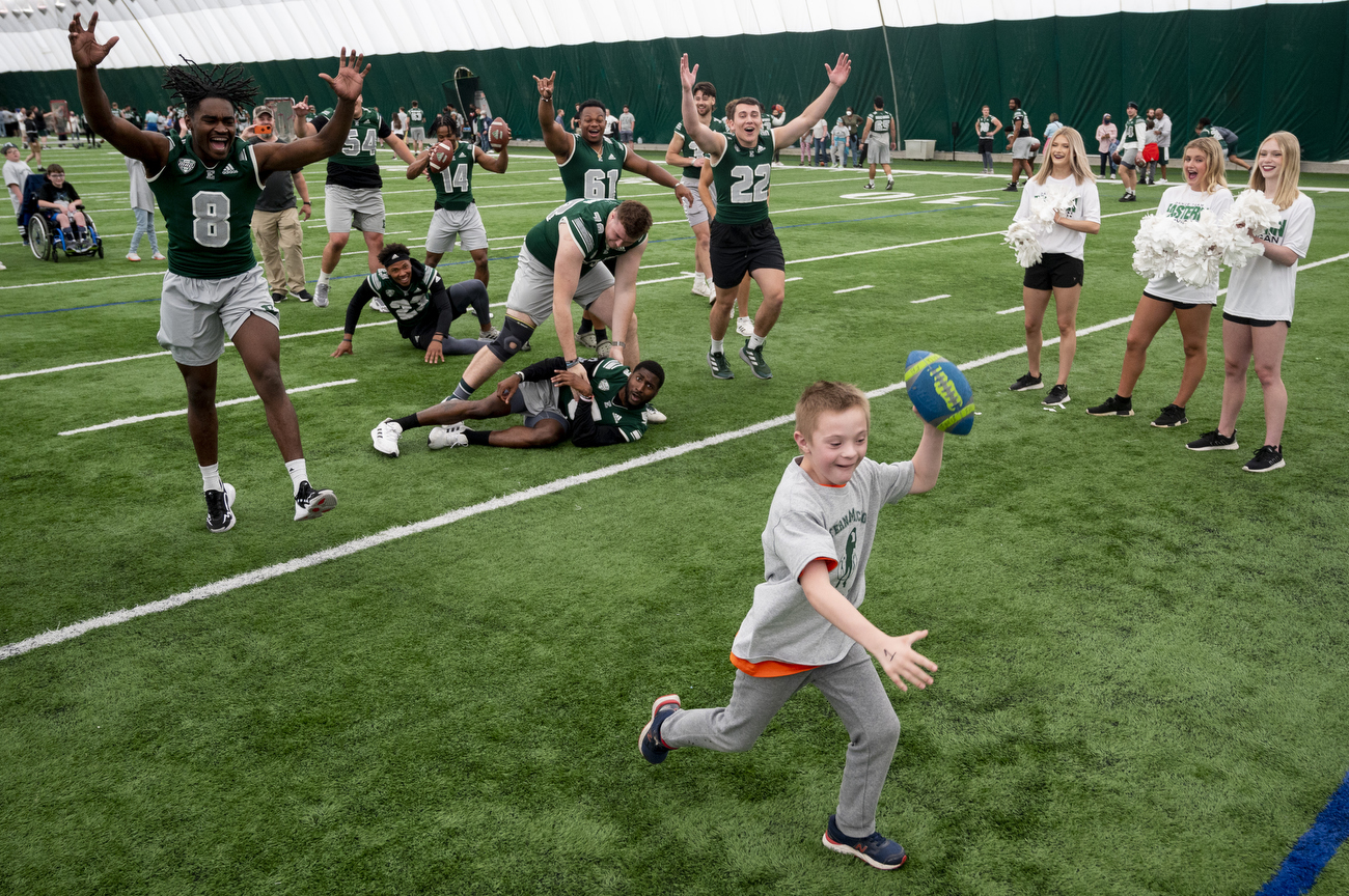 EMU Football Celebrates Bowl Victory With Ring Ceremony - Eastern Michigan  University Athletics