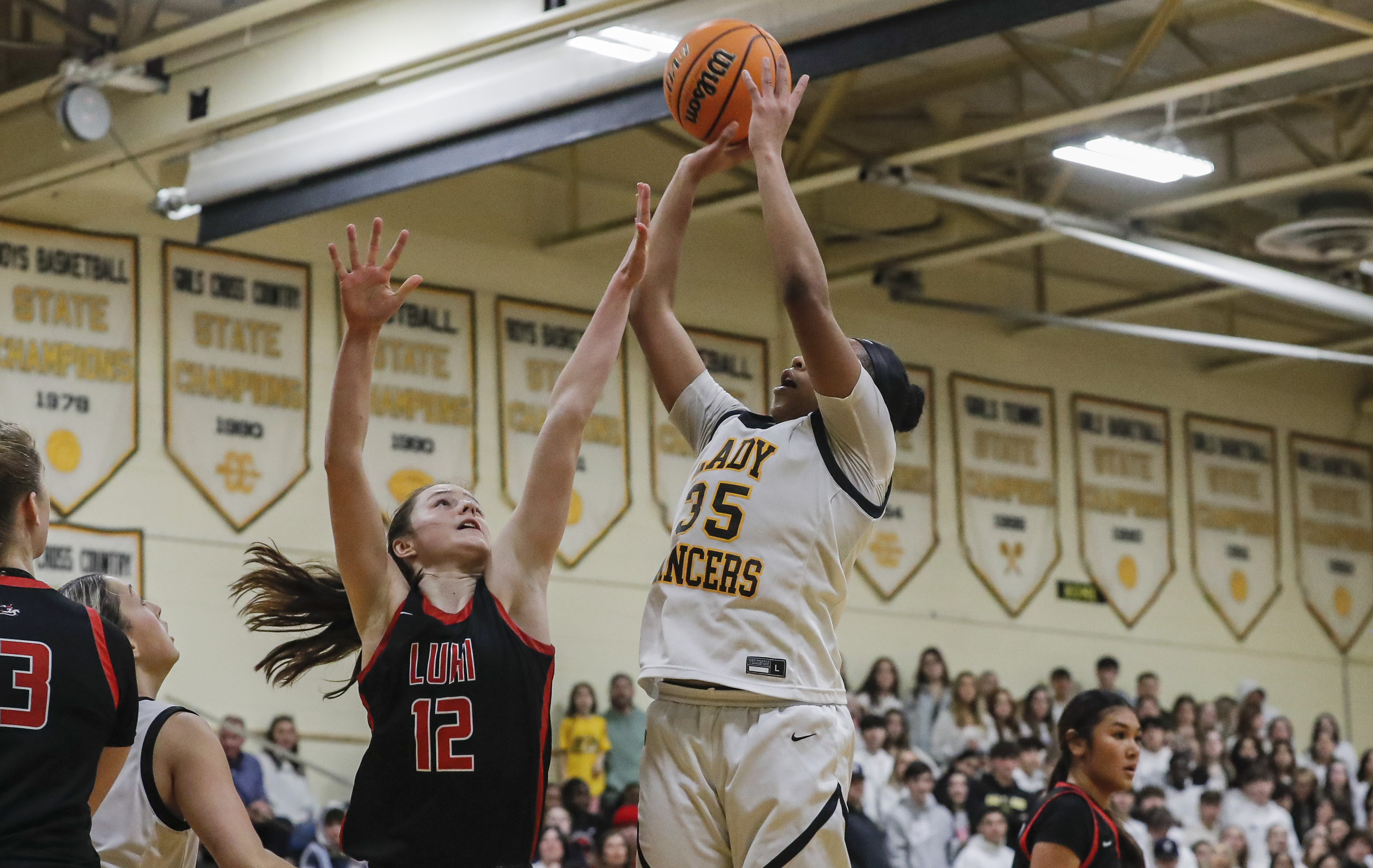 Girls Basketball No. 1 St. John Vianney takes down national No. 1 Long
