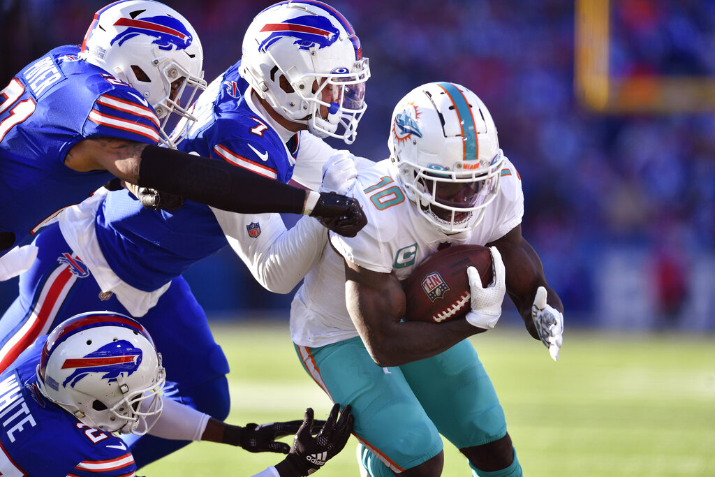 NFL playoffs: Bills sidestep Miami's upset attempt 