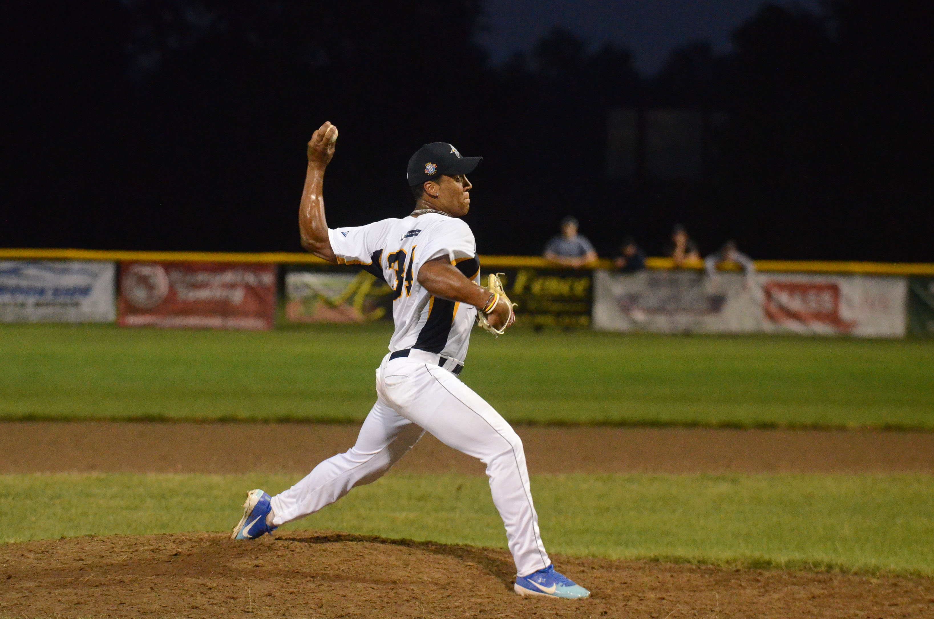 UConn's Reggie Crawford Suffers Arm Injury • D1Baseball