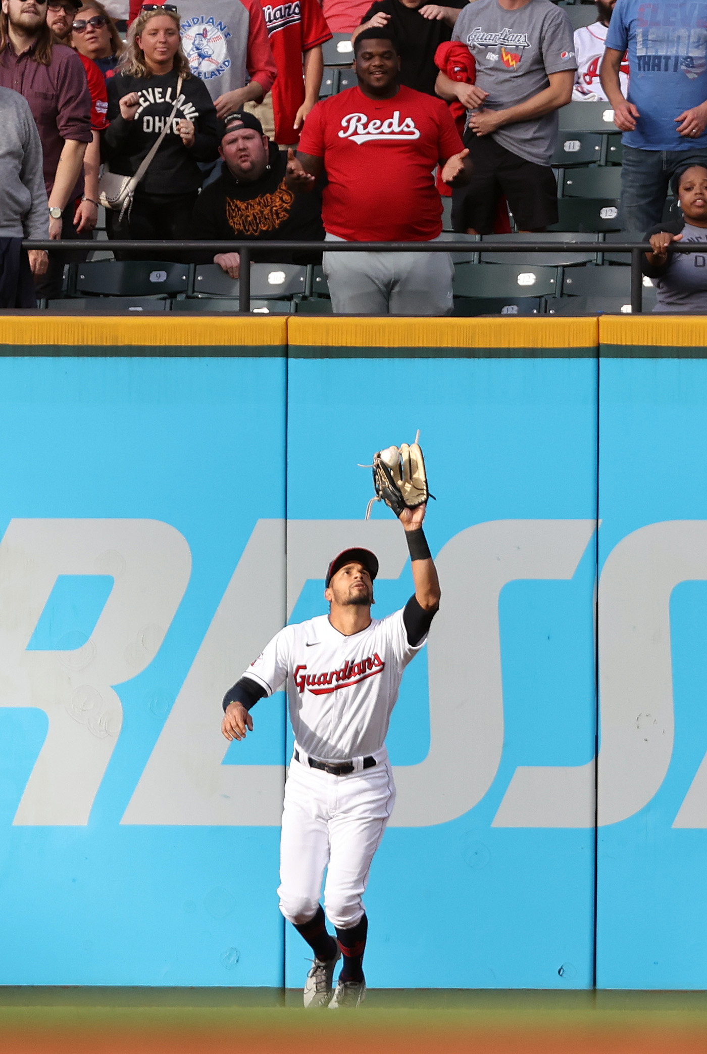 Reactions: Tyler Naquin hits game-tying, two-run homer for Reds vs.  Guardians