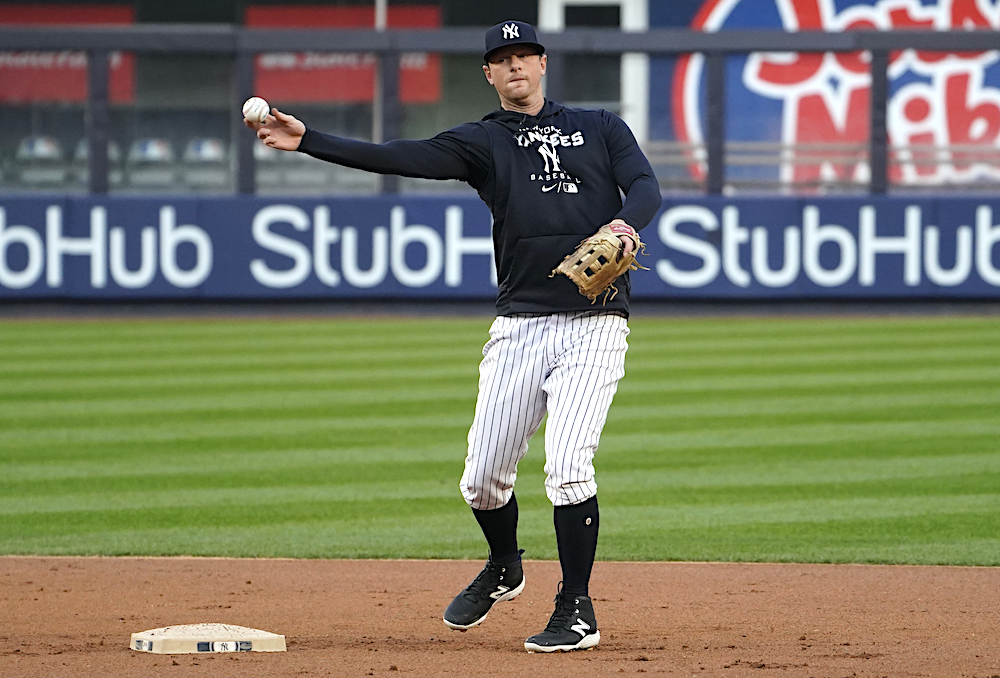 Yanks leave DJ LeMahieu off ALDS roster; Effross to have TJ