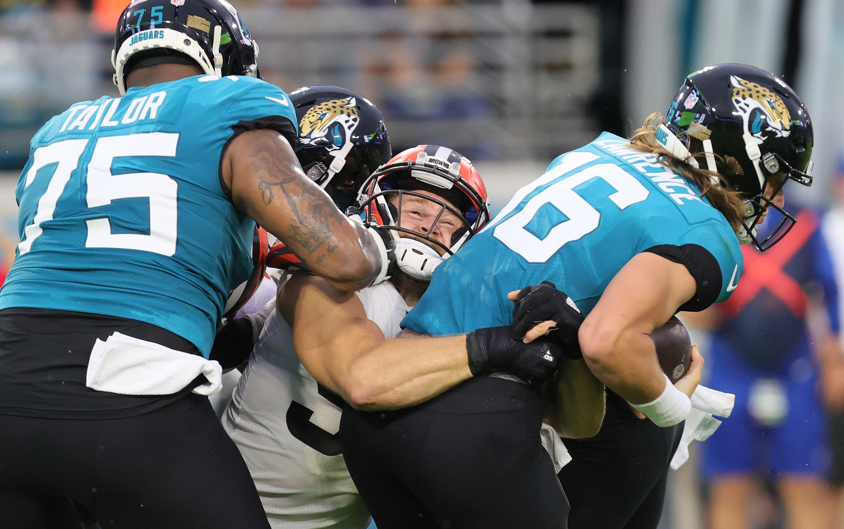 Jacksonville Jaguars offensive tackle Jawaan Taylor (75) eyes a