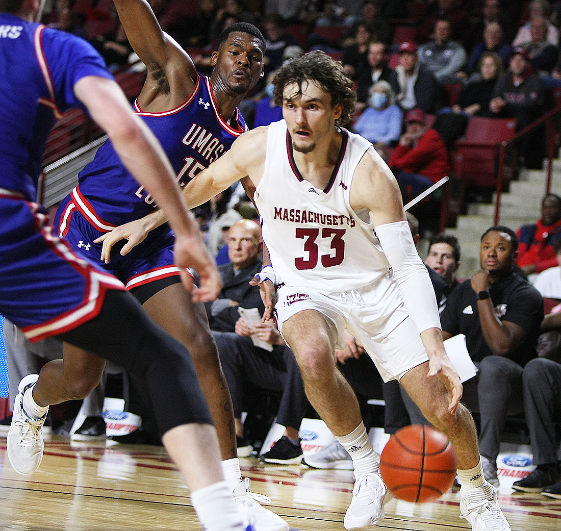 UMass Men's Basketball Vs UMass Lowell 12/8/22 - Masslive.com