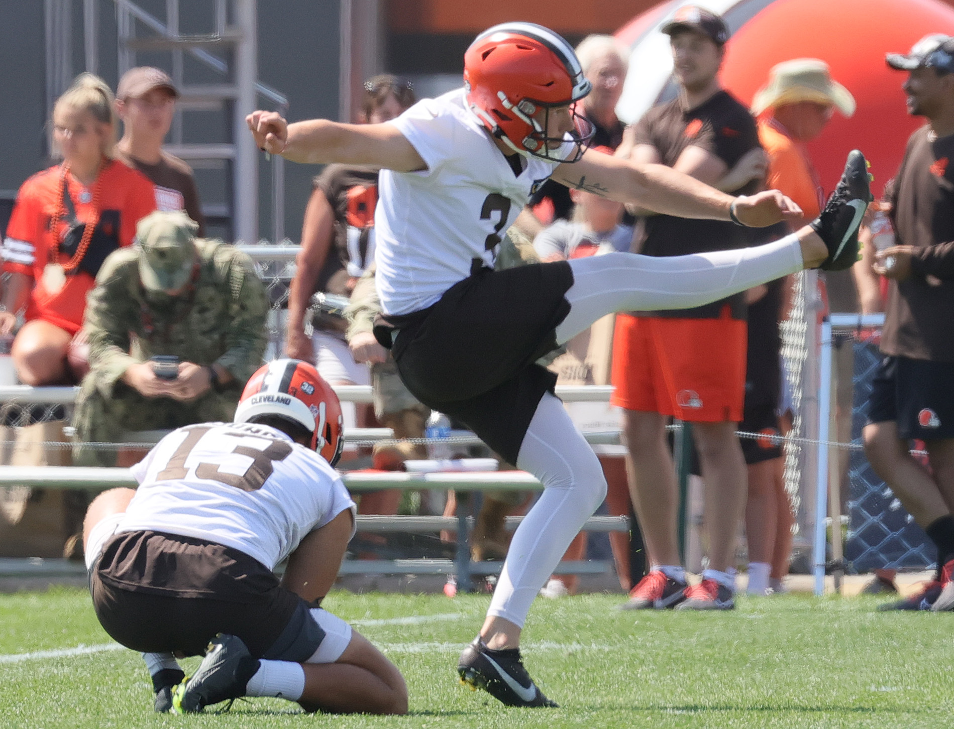 Cade York Cleveland Browns Unsigned Prepares for A Field Goal Photograph